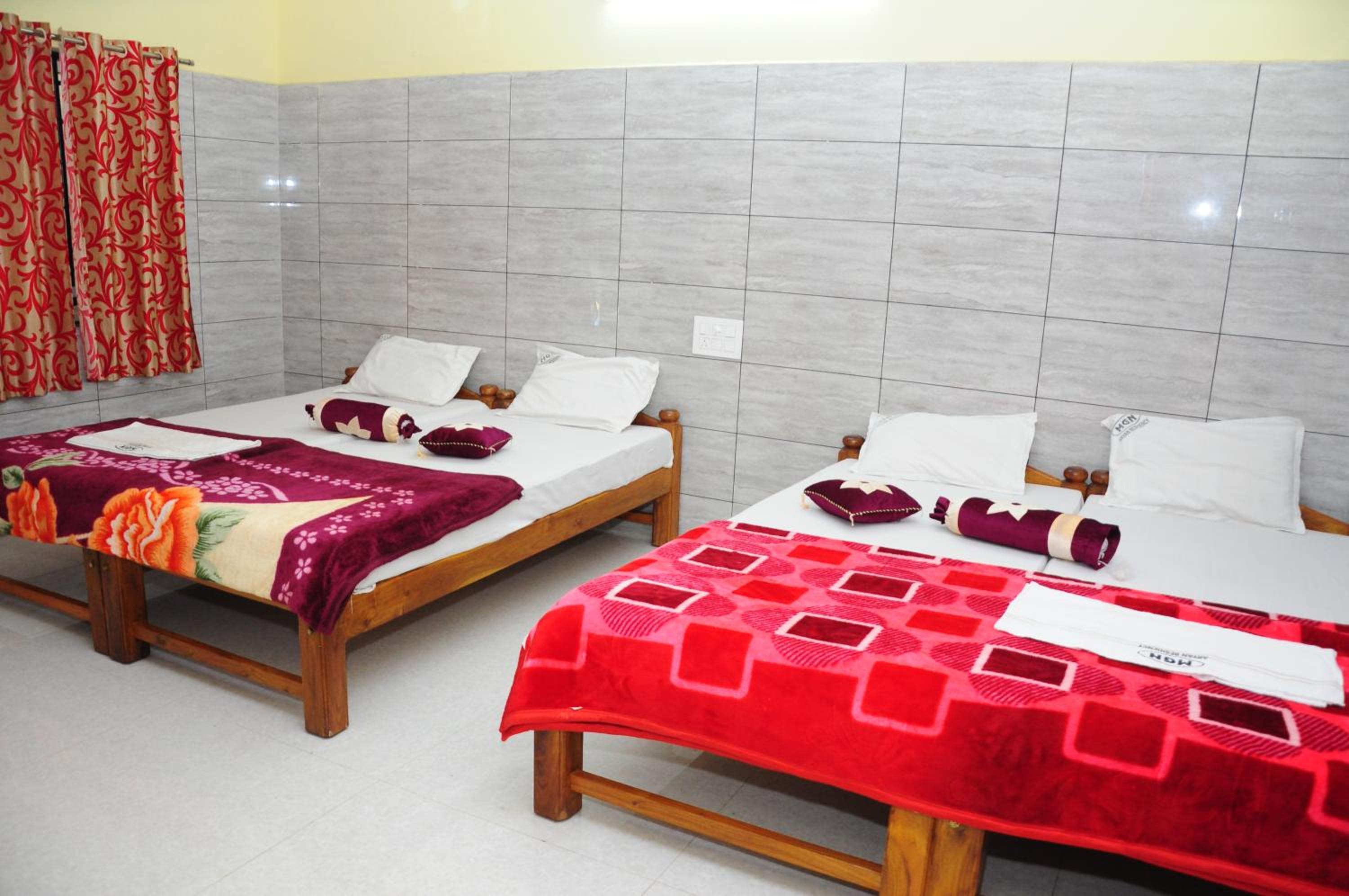 Deluxe Family Room - Photo 5