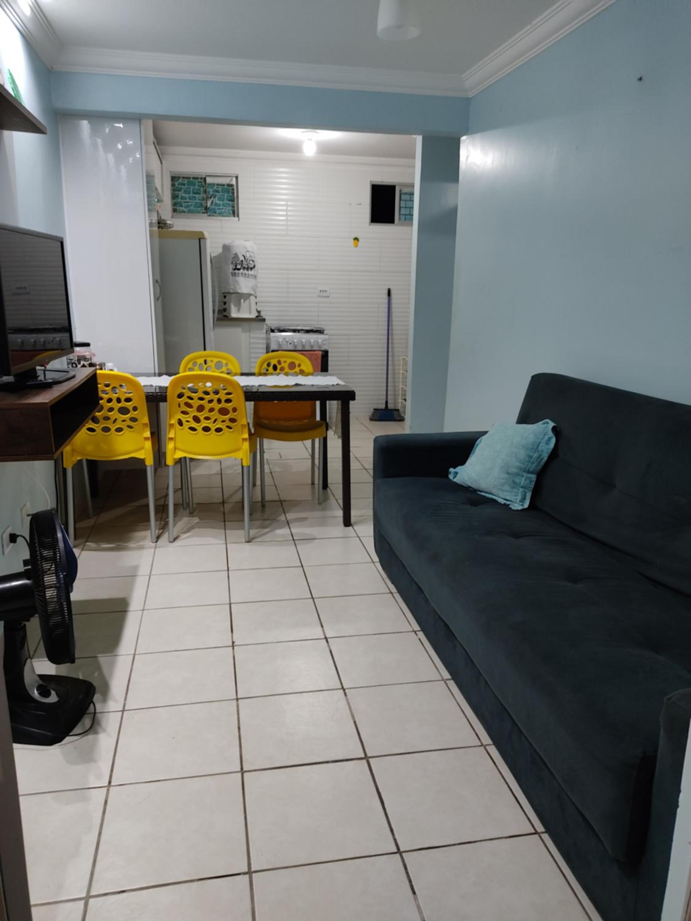 One-Bedroom Apartment - Photo 2