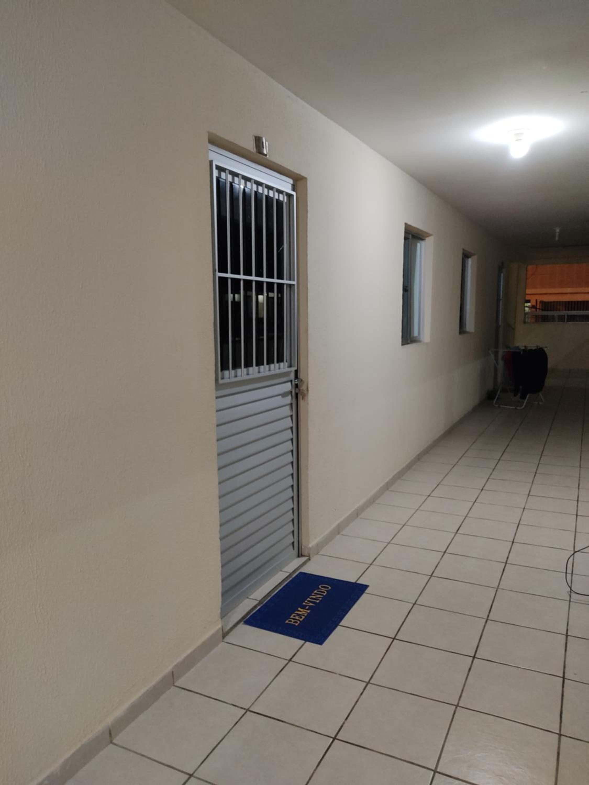 One-Bedroom Apartment - Photo 1