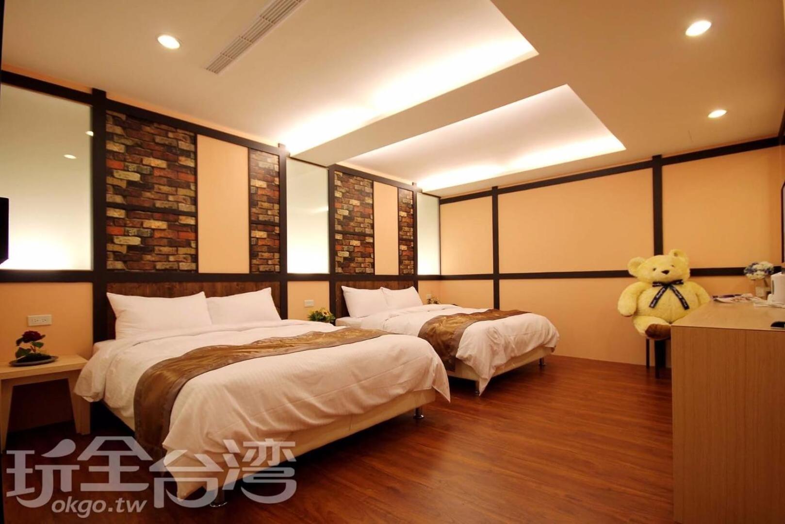 Quadruple Room with Private Bathroom photo 1