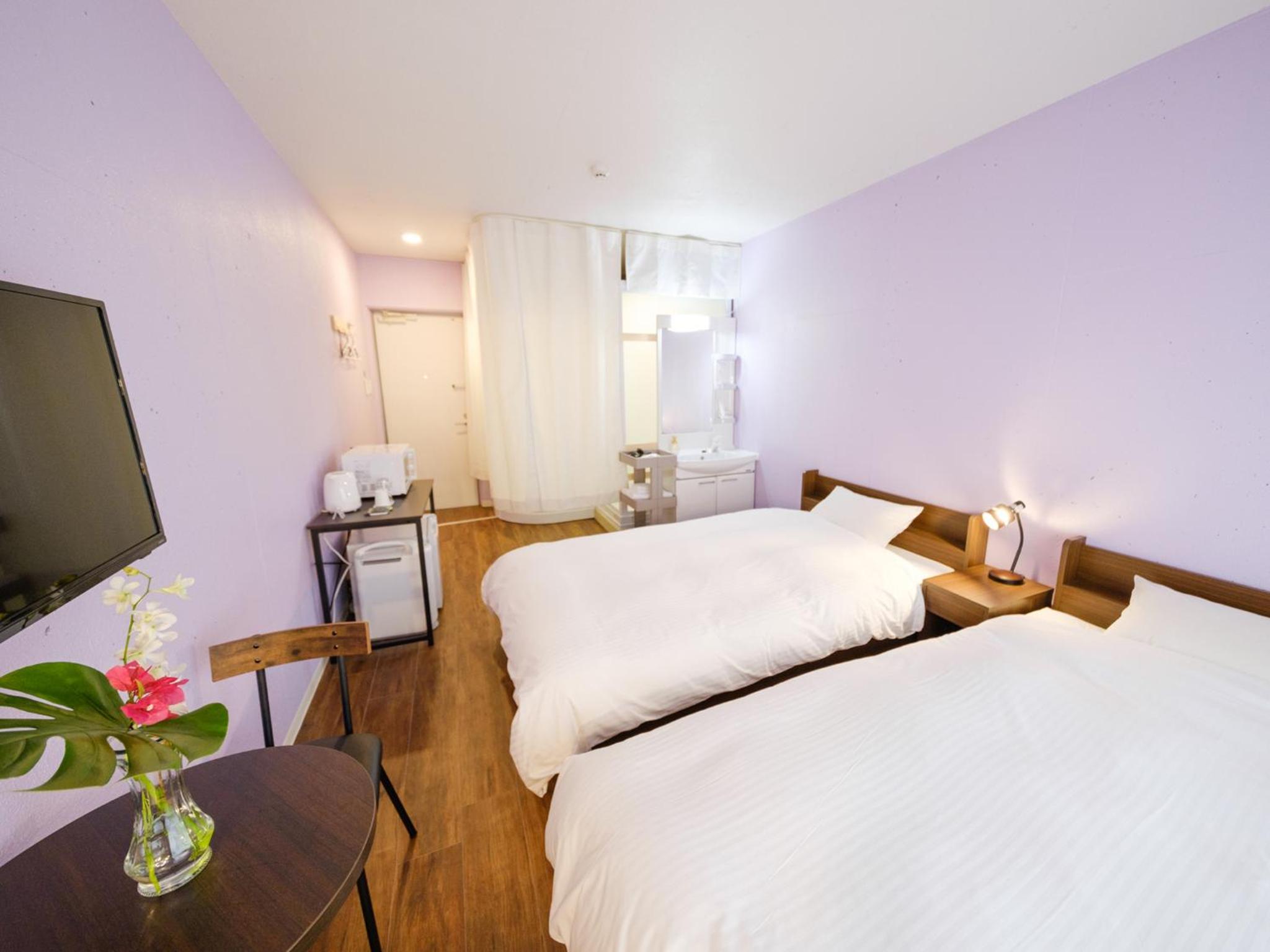 Standard Twin Room with shower and toilet, Non-Smoking
