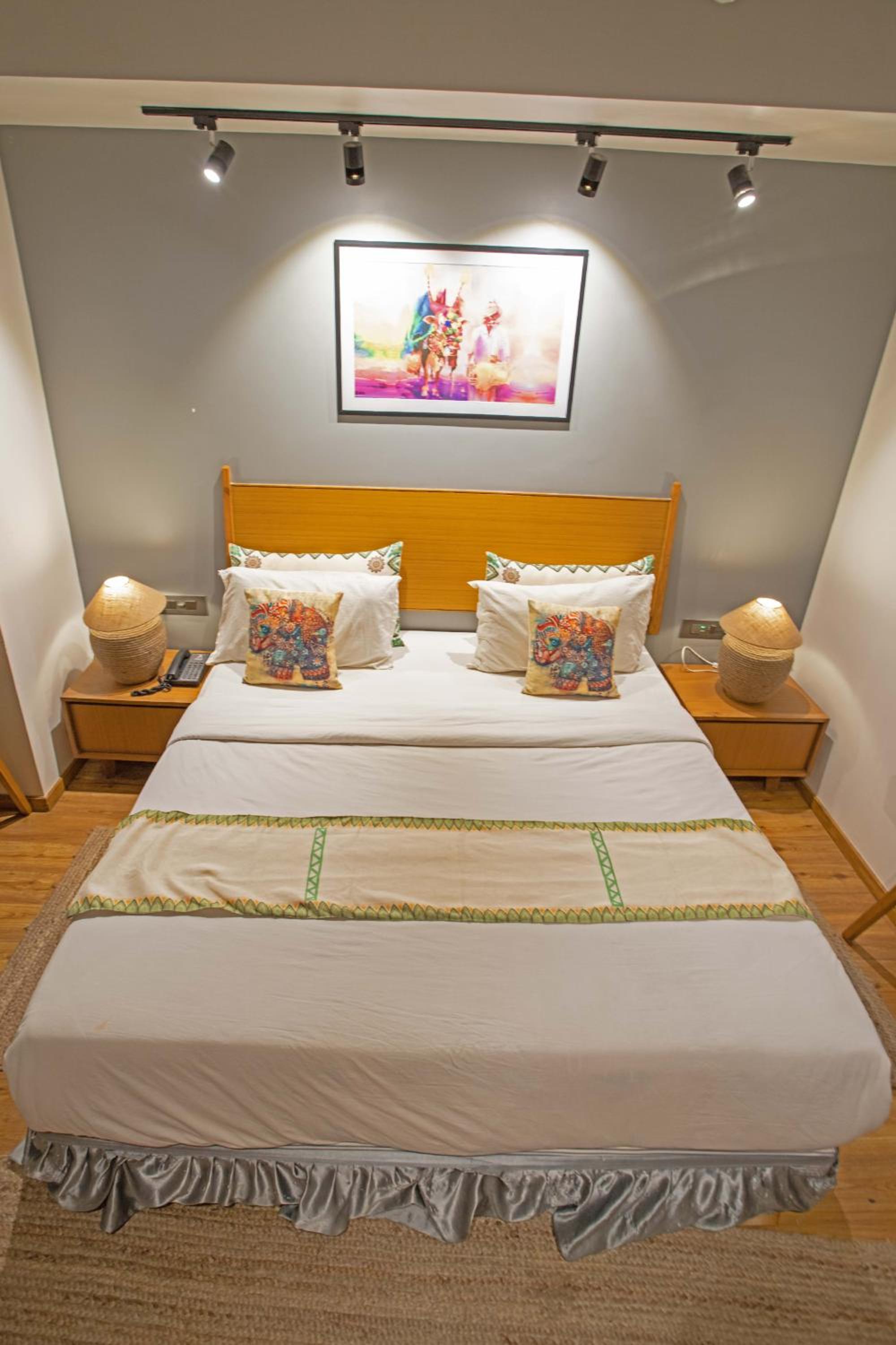 Suite with Spa Bath - Photo 37