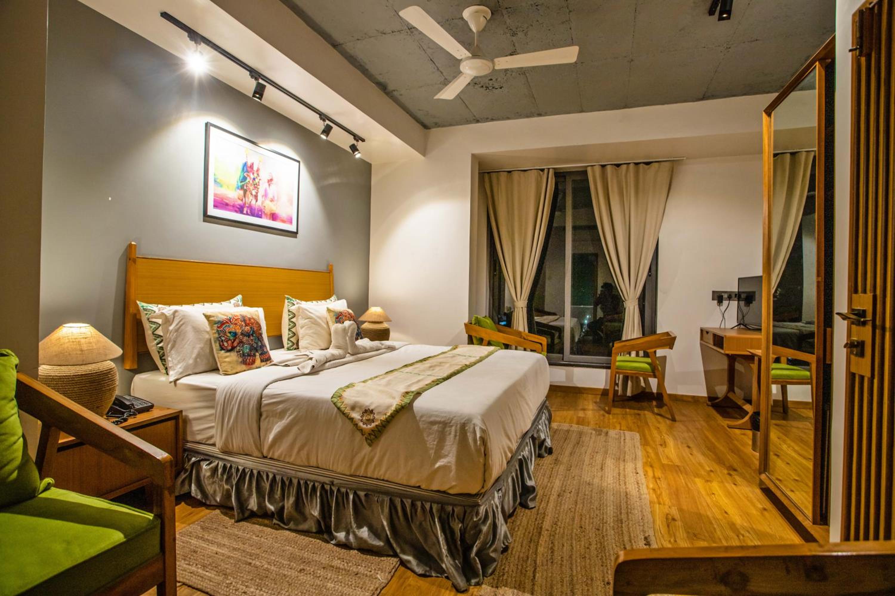 Suite with Spa Bath - Photo 31