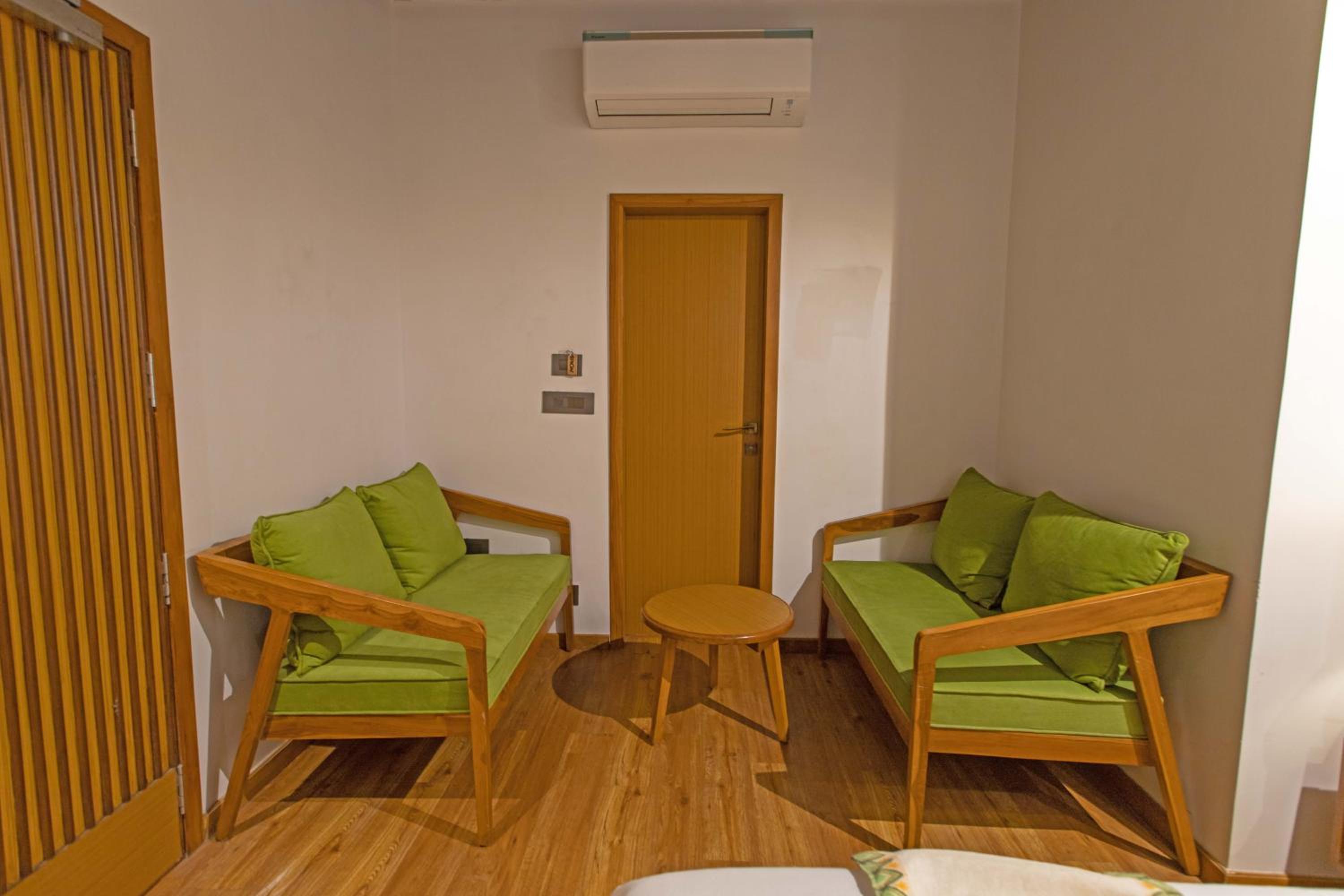 Suite with Spa Bath - Photo 19