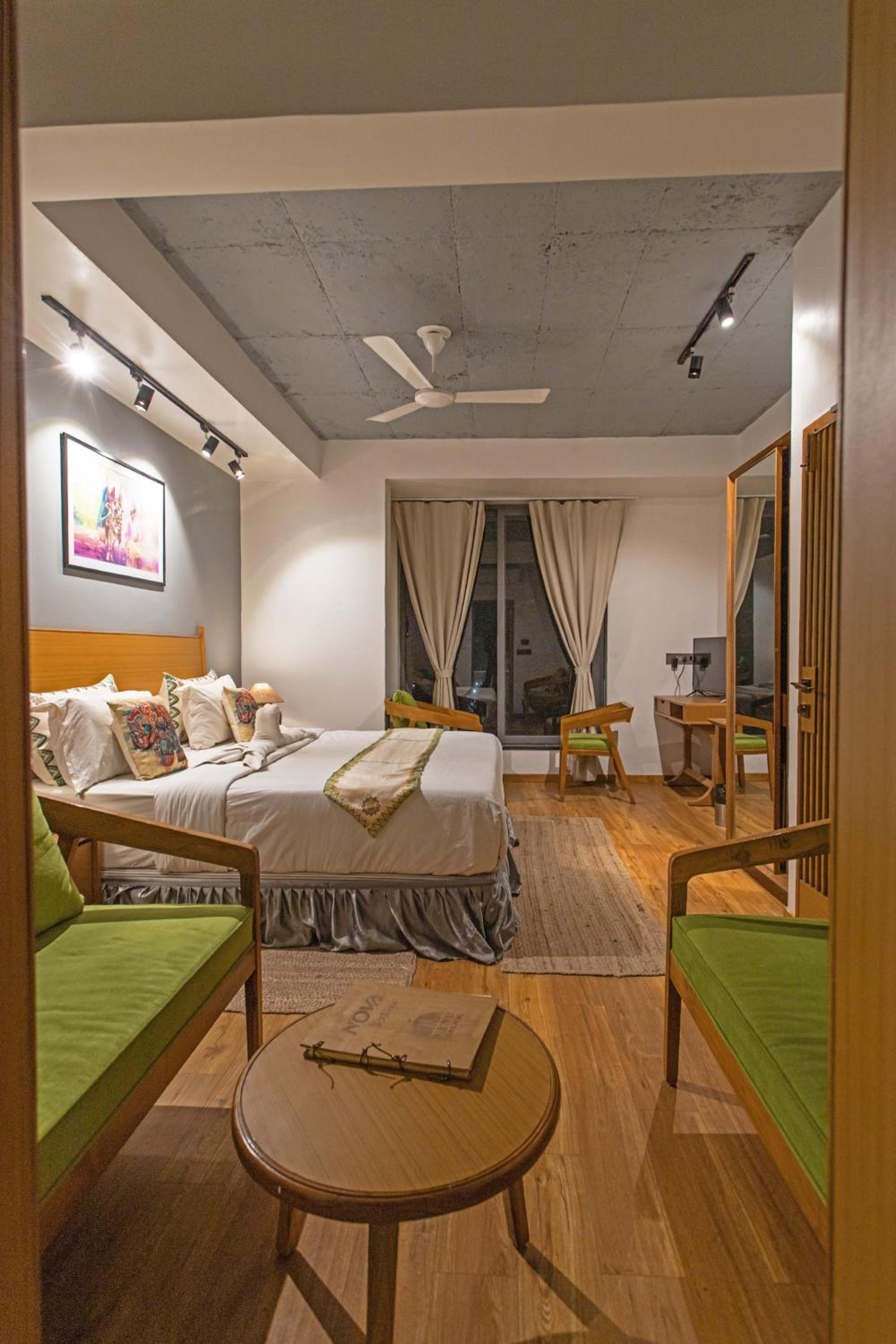 Suite with Spa Bath - Photo 32