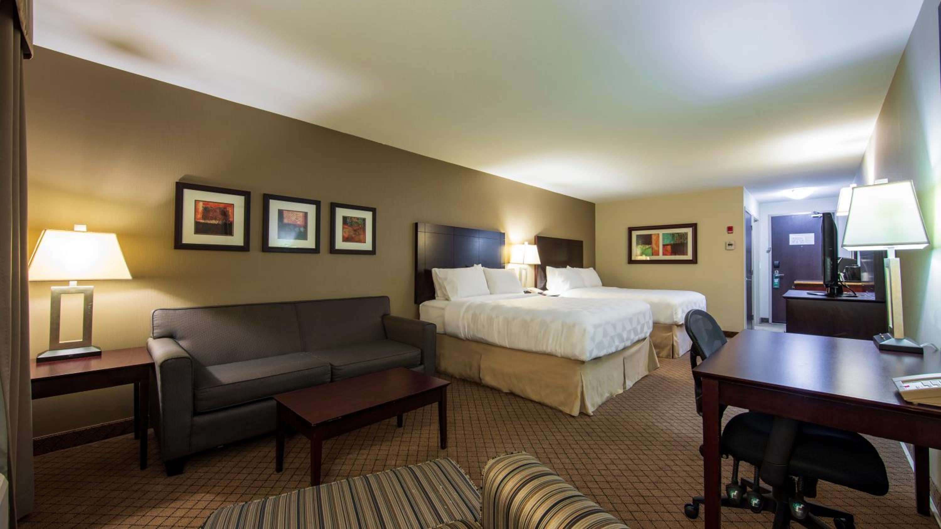 Room with Two Queen Beds and a Sofa Bed photo 2