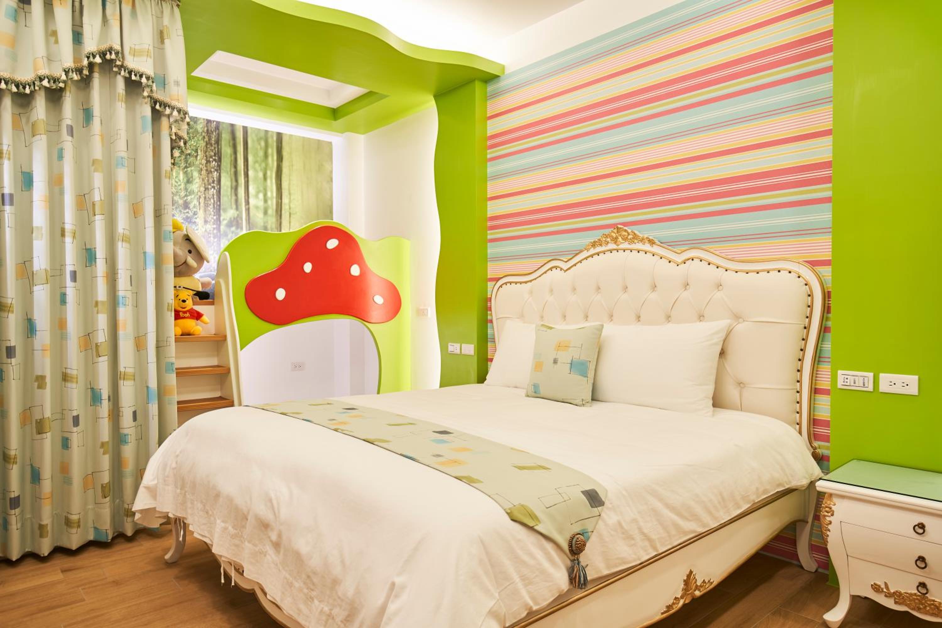 Queen Room with Balcony photo 1
