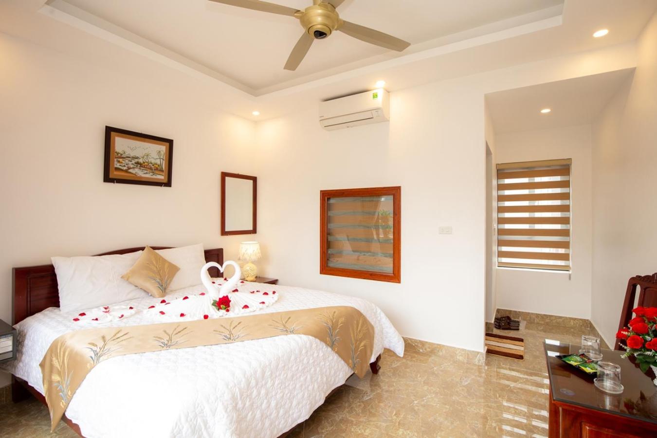 Double Room with Pool View photo 3