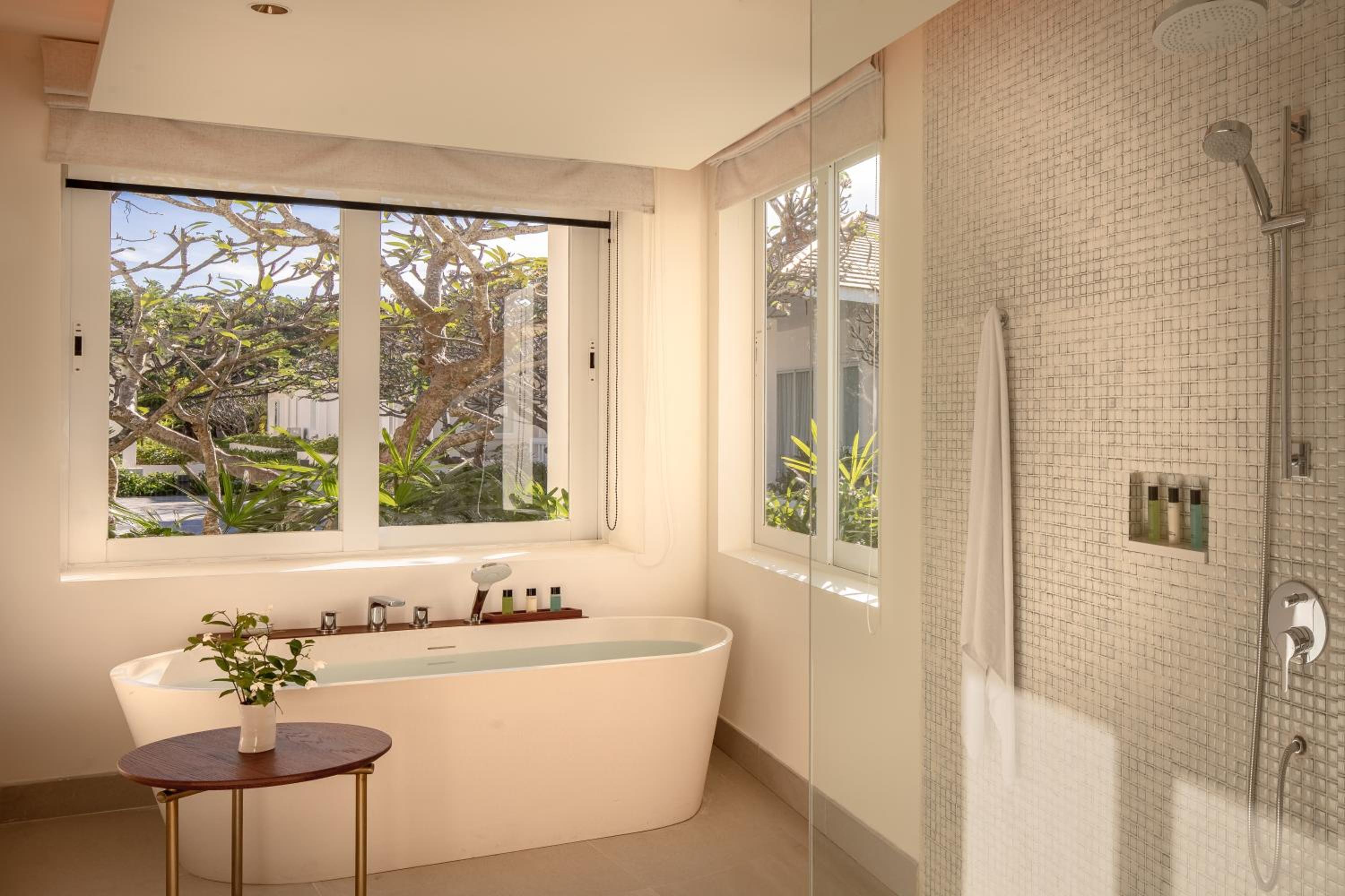 Deluxe Suite - Photo 7