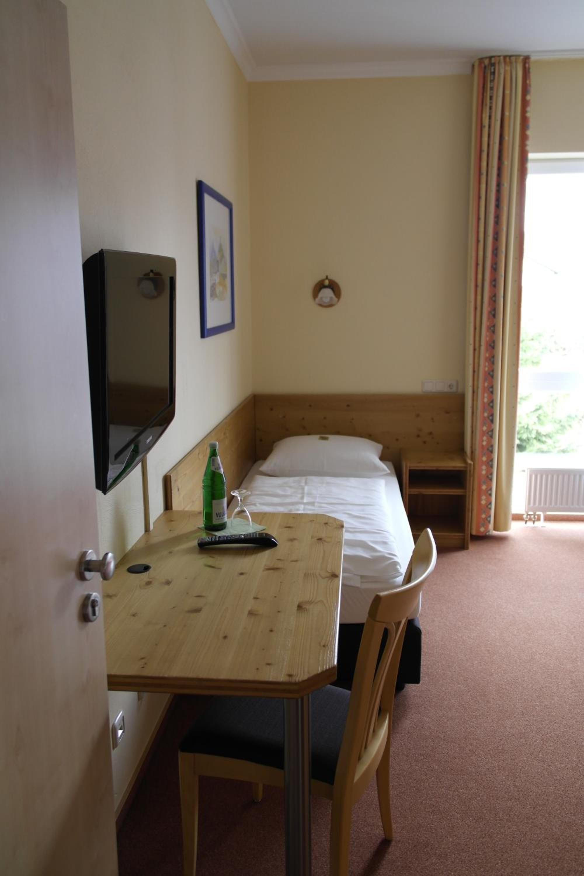 Single Room photo 1