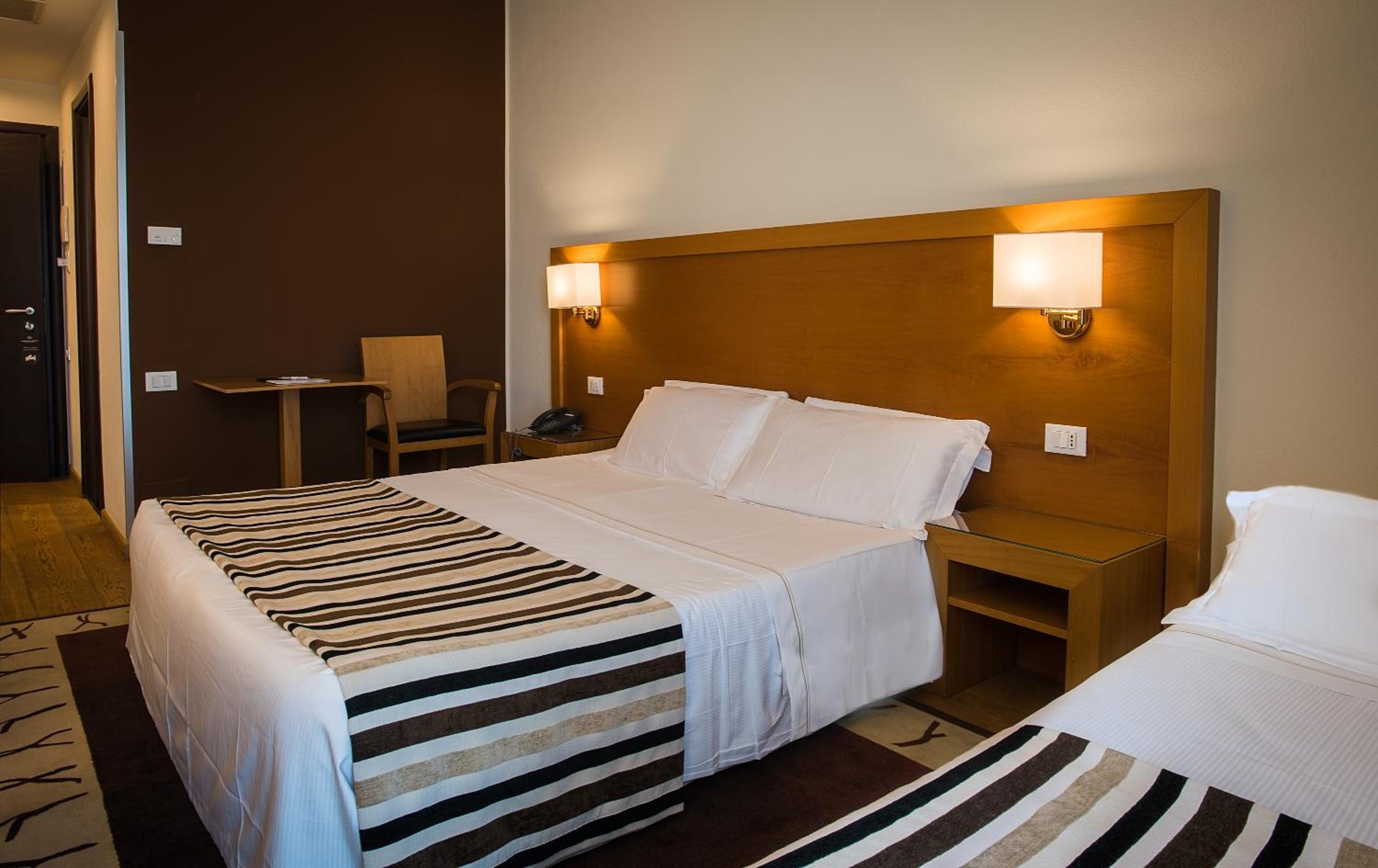 Classic Triple Room - Photo 4