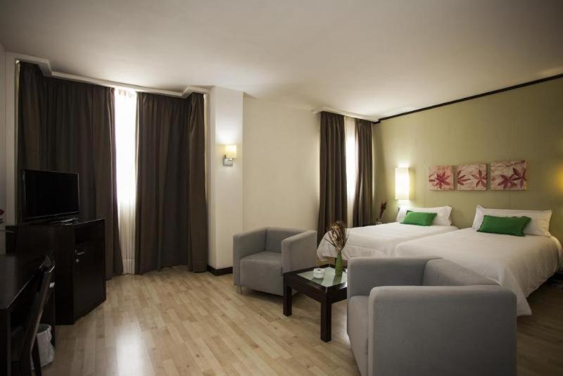 Habitación #2542345
