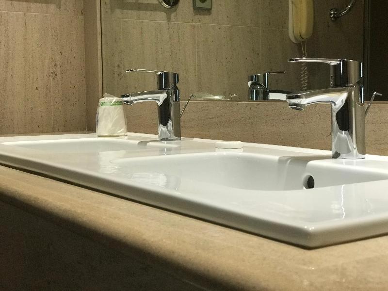Double or Twin Room - Photo 10