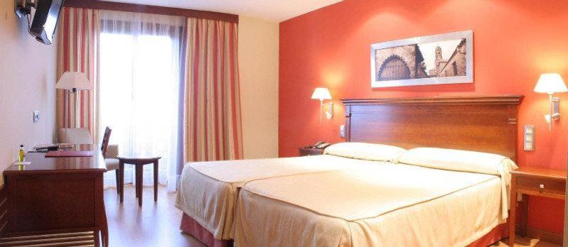 Double or Twin Room - Photo 4