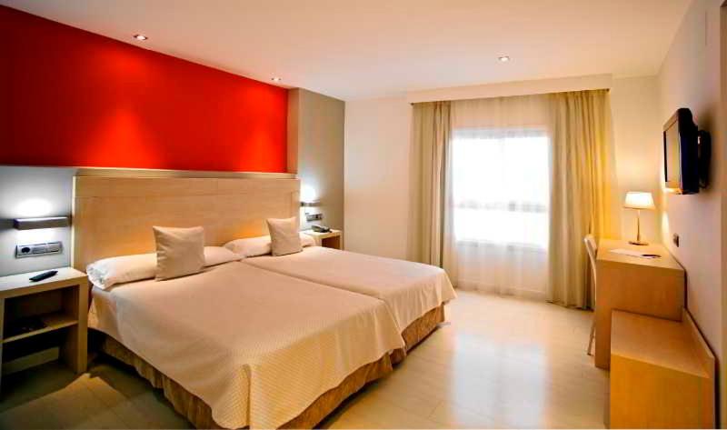 Basic Triple Room photo 2