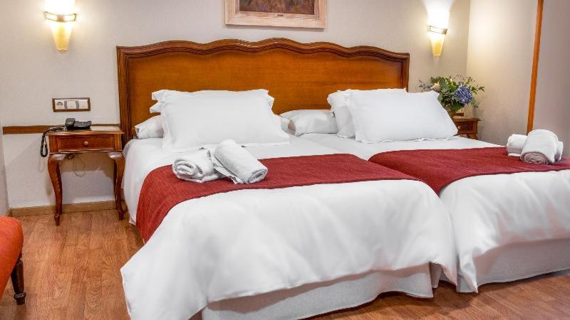 Suite - Photo 5