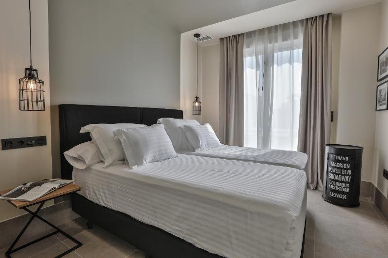 Habitación #349371726