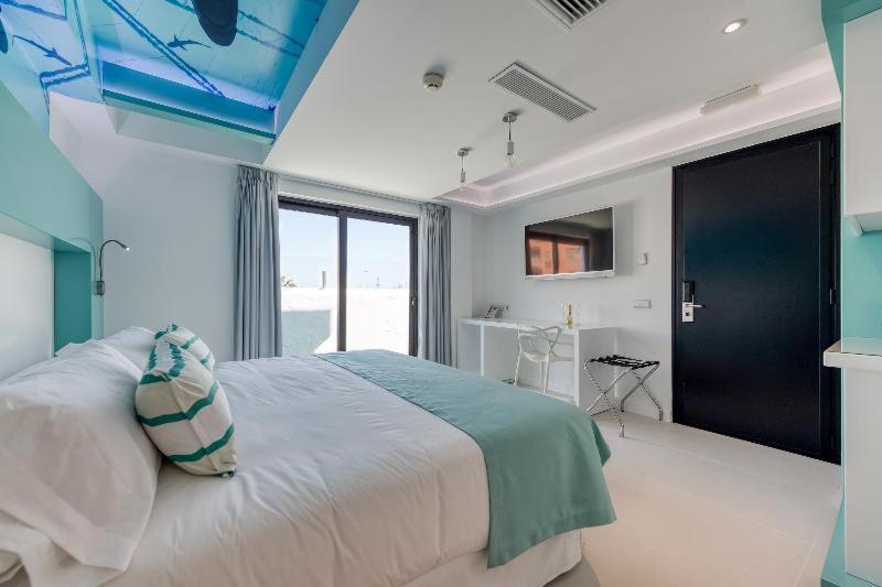 Habitación #437448340