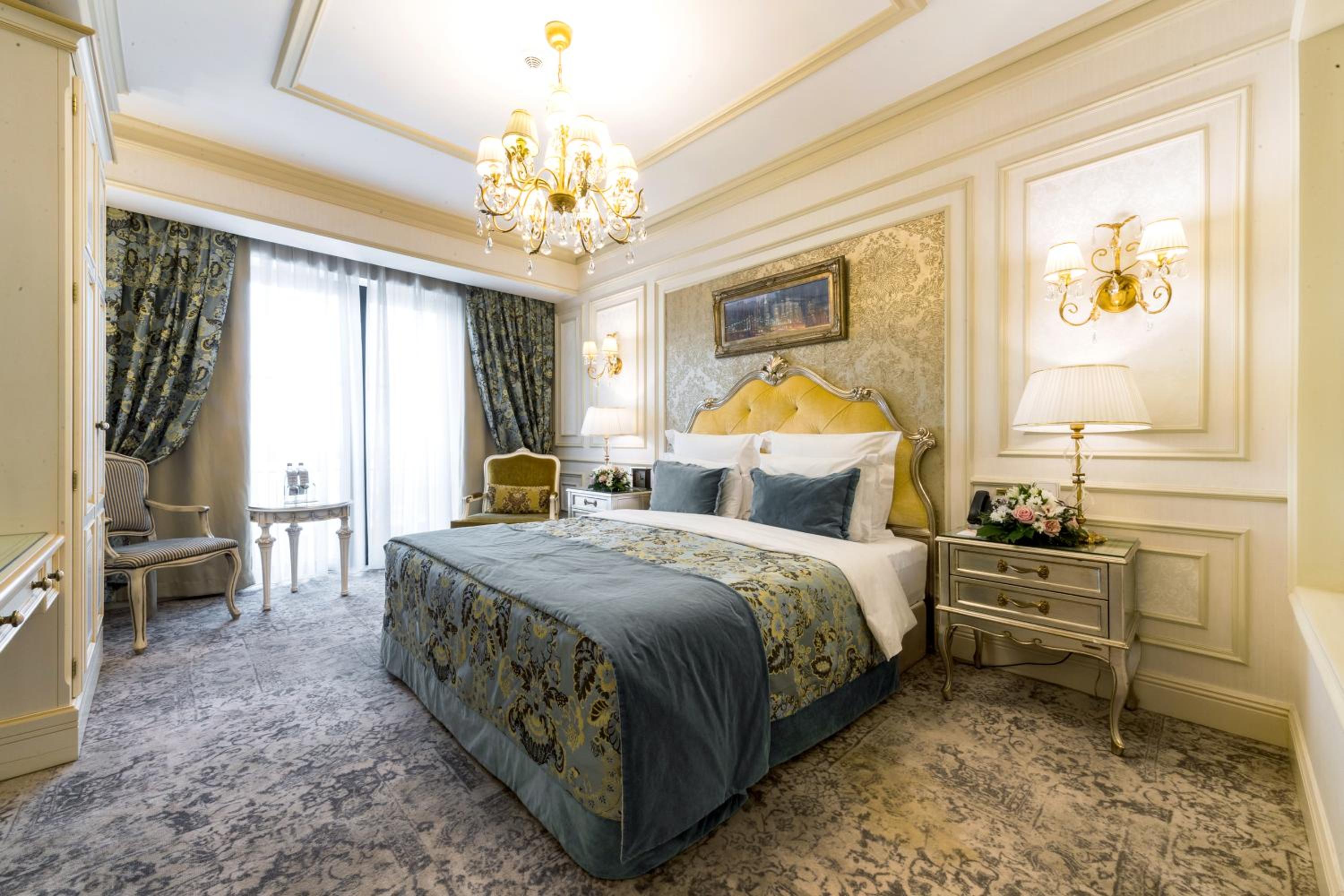 Luxury Suite