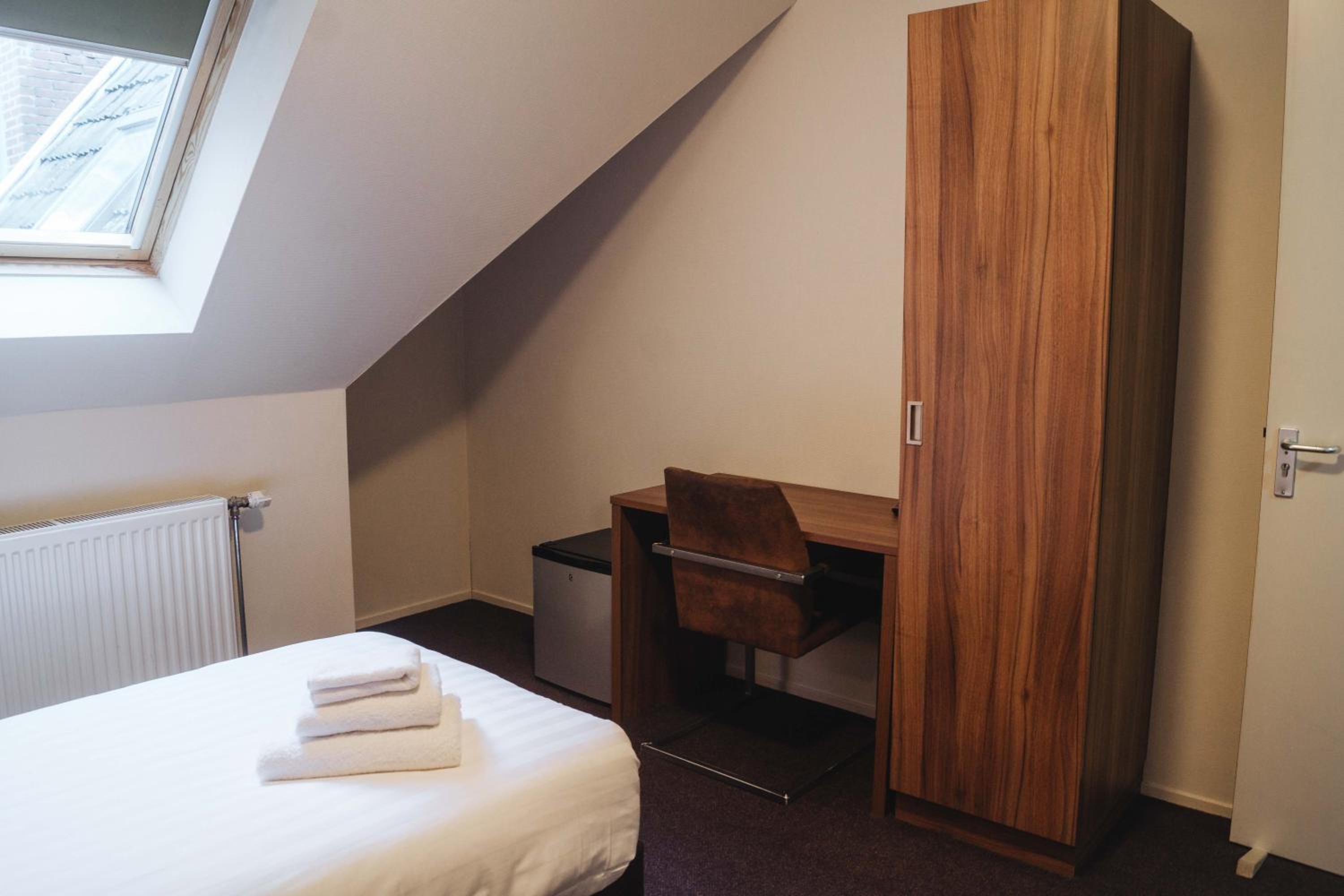 Single Room photo 2