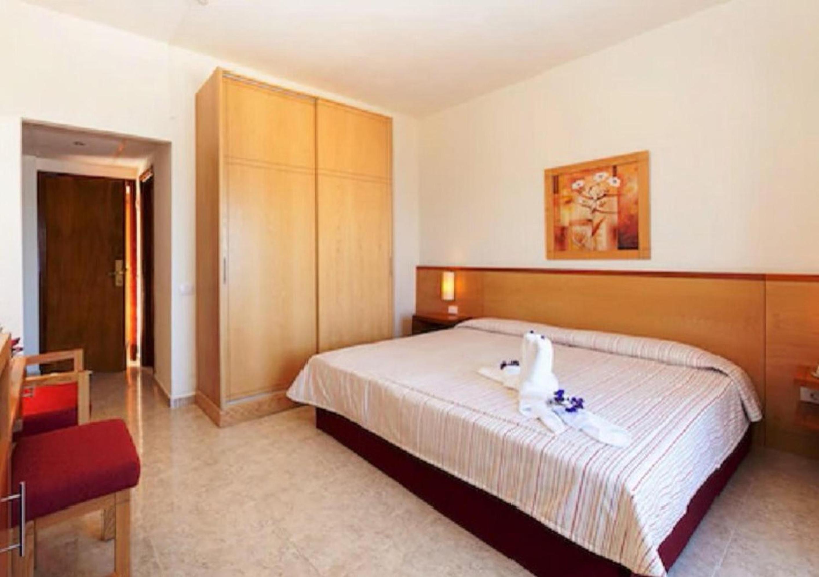 Standard Double or Twin Room - Photo 2