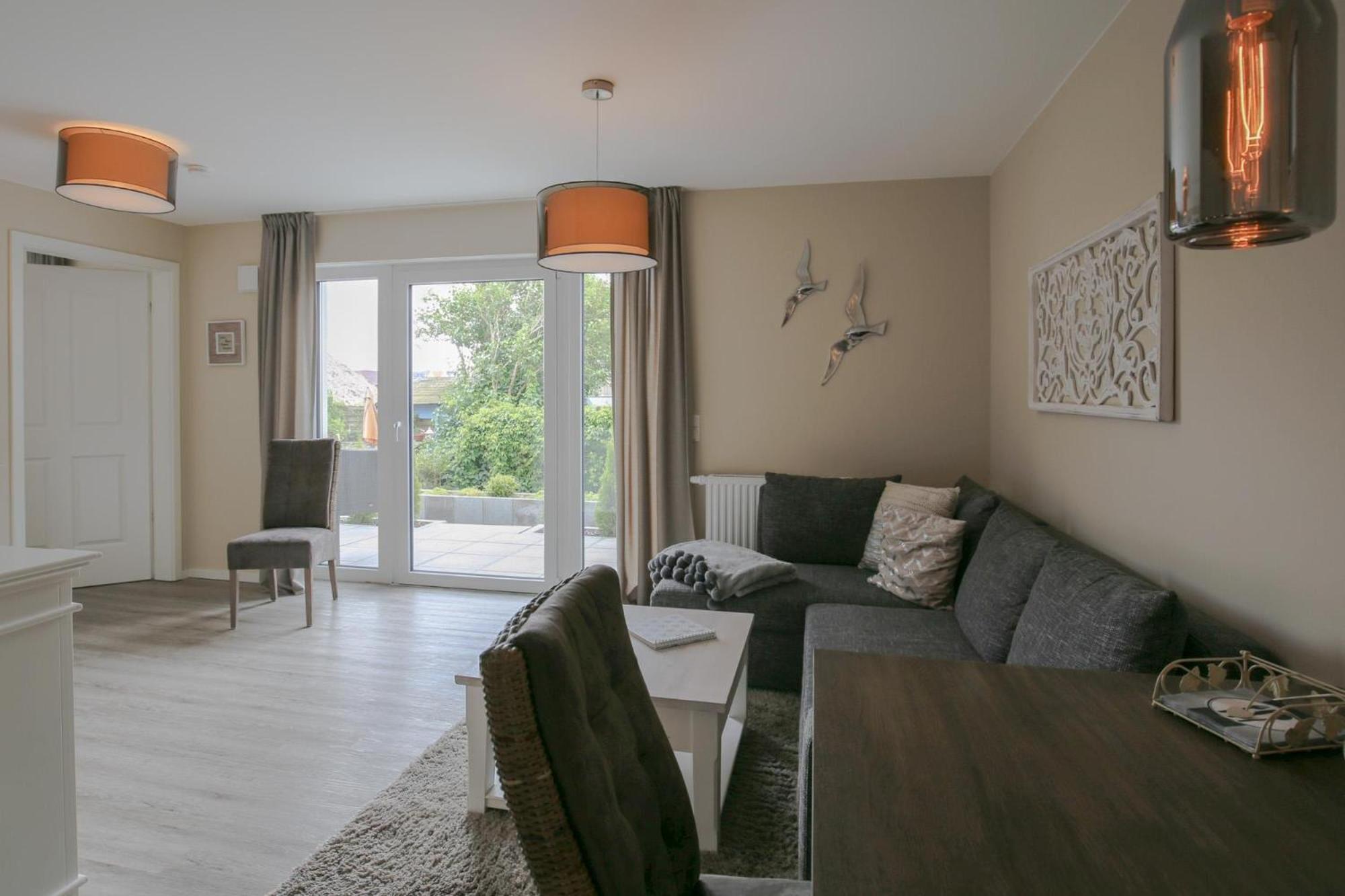Apartment with Terrace photo 2
