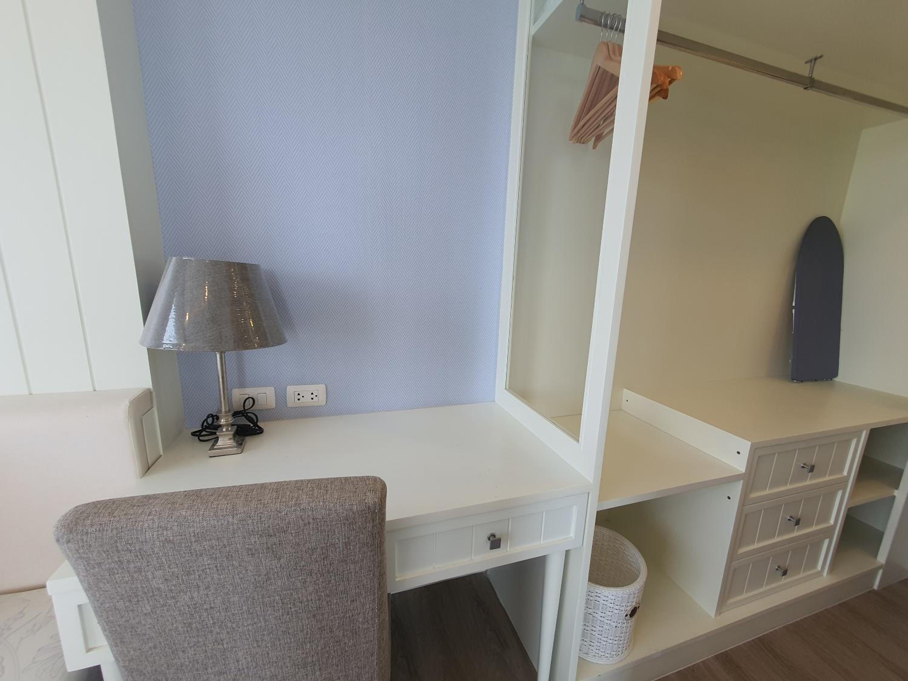 room photo