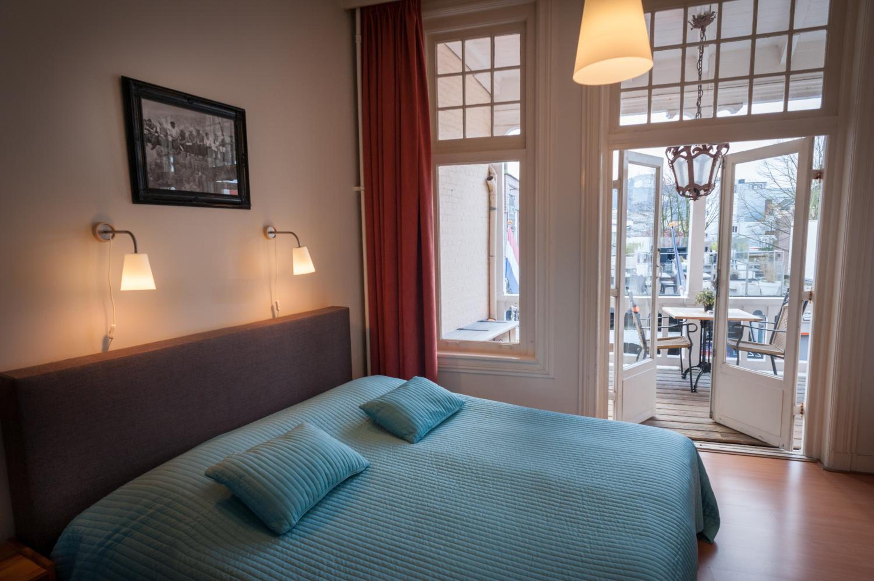Standard Twin Room with Balcony photo 3