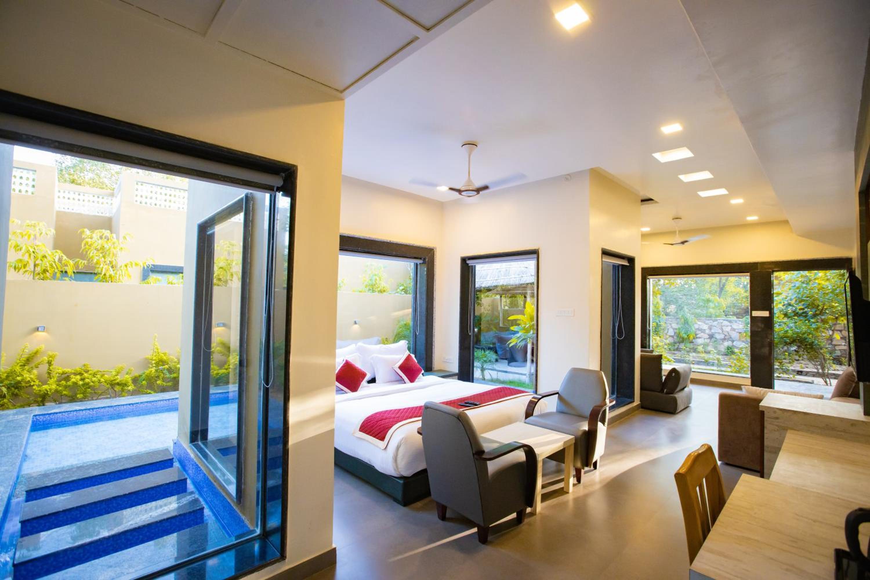 Exotic Villa with Plunge Pool, Jacuzzi and Private Sit Out - Photo 16