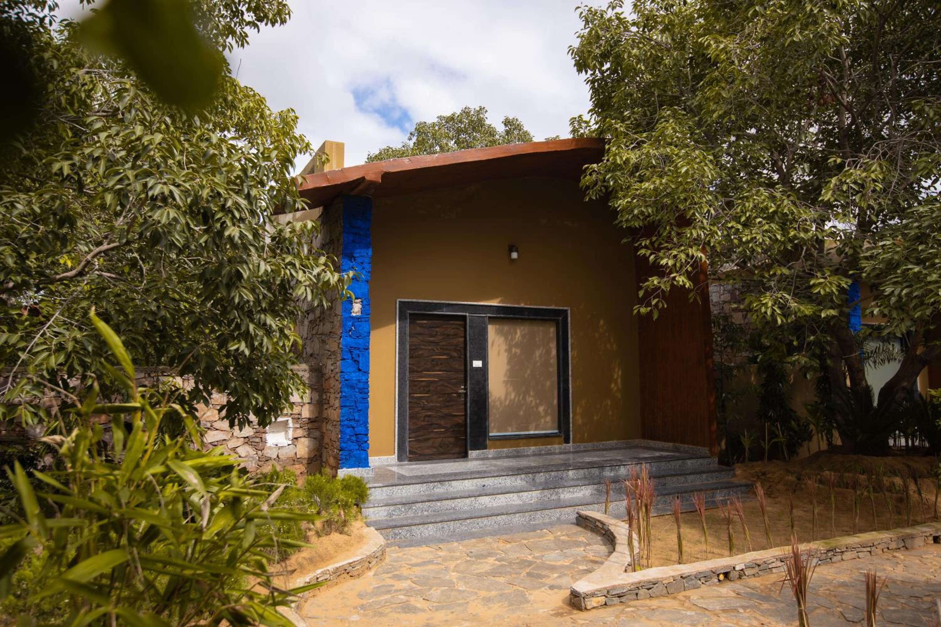 Family 2 bedroom Villa with Plunge Pool and Private Sit out - Photo 12