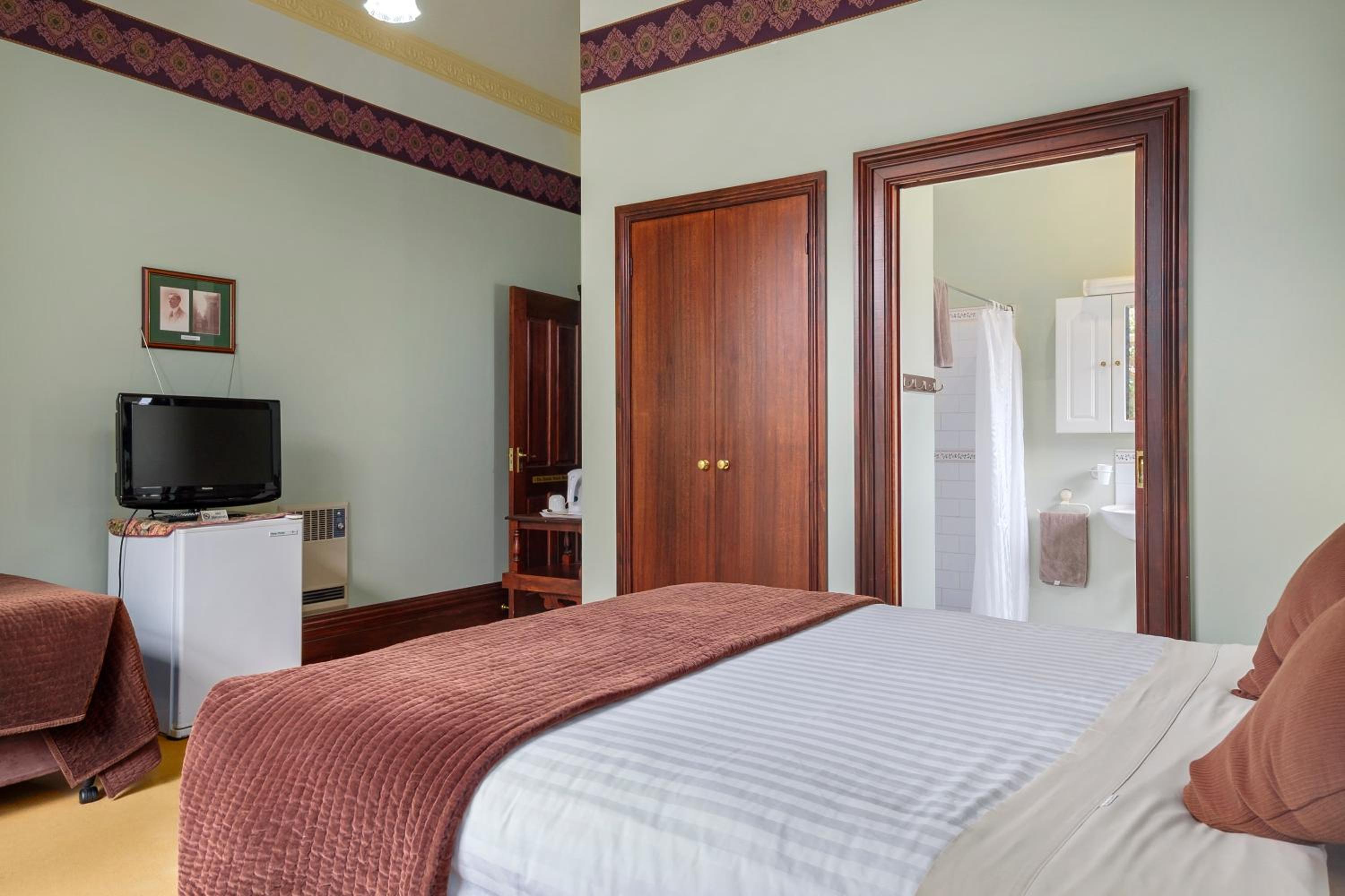 Comfort Triple Room with Shower photo 3