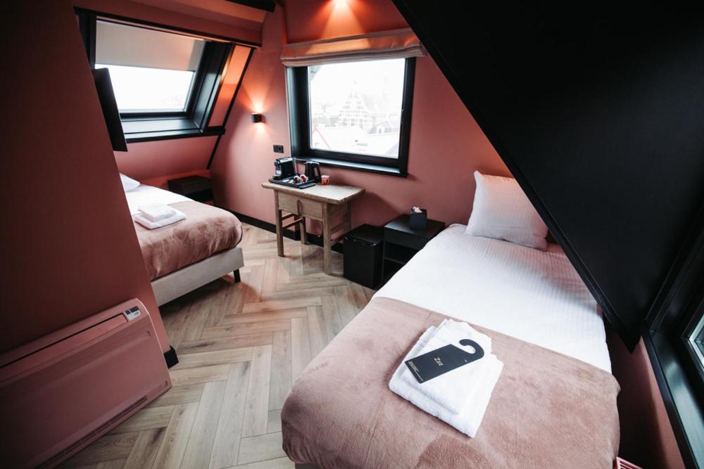Standard Double Room - Photo 8