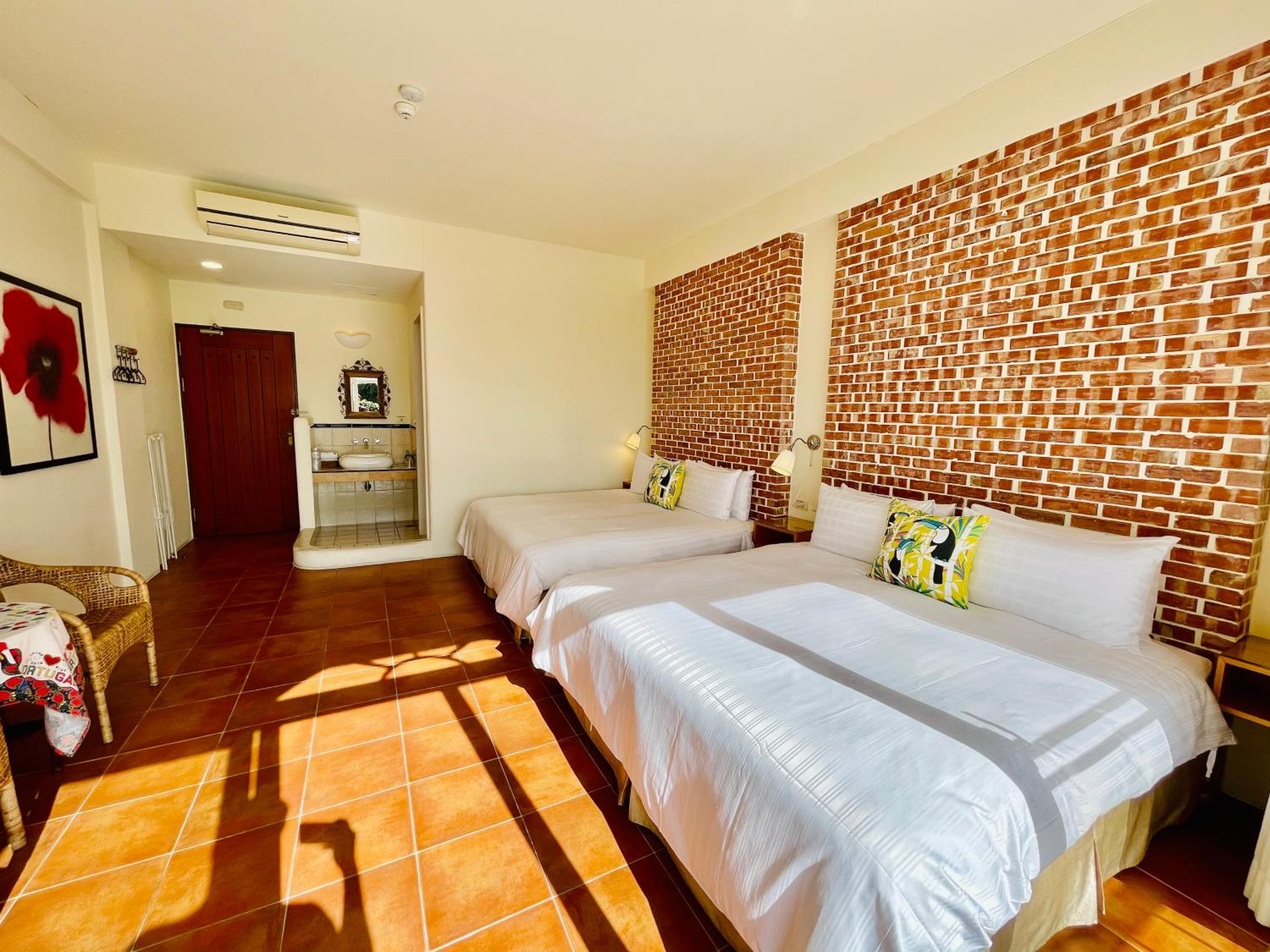Family Room with Balcony photo 1