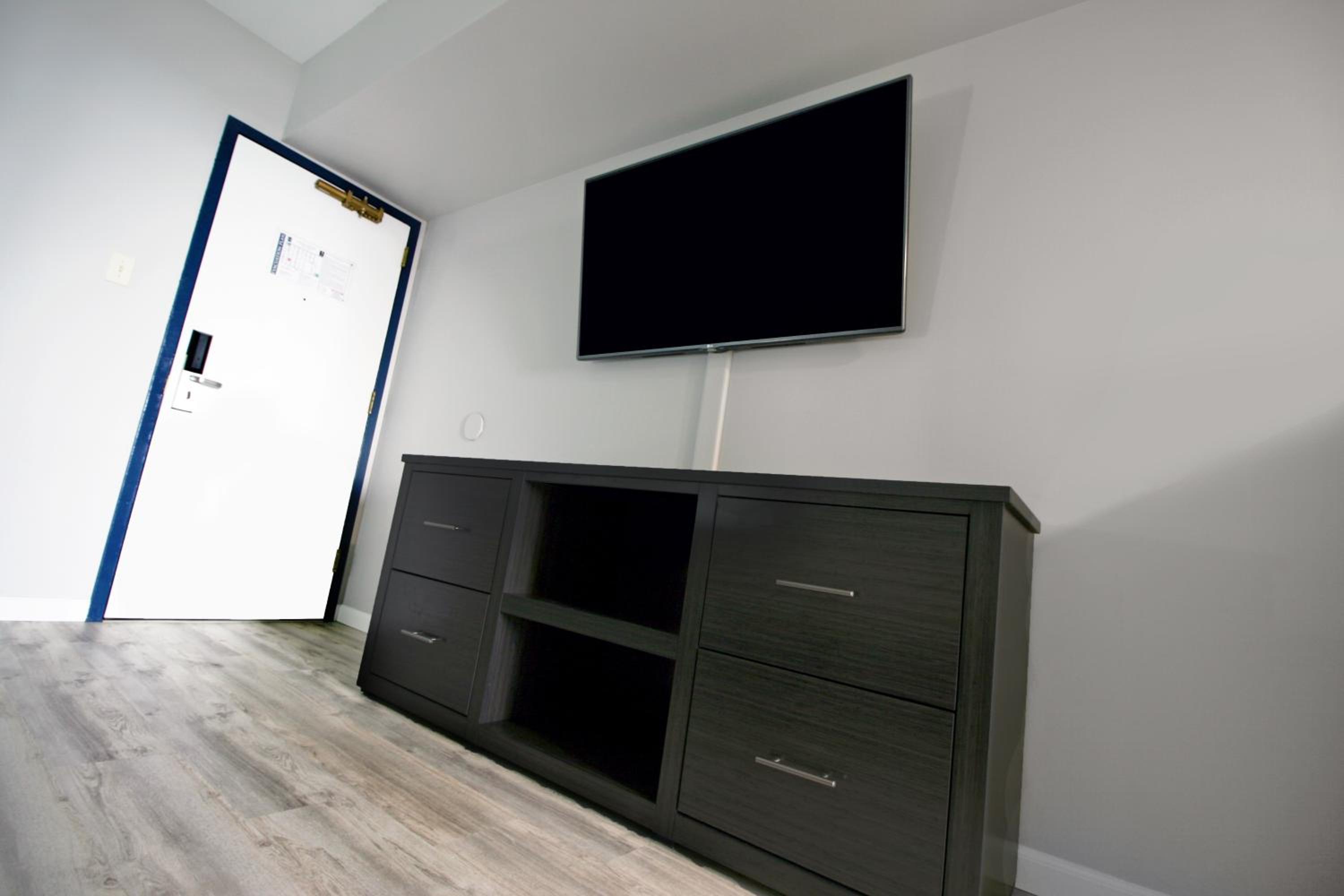 Luxury King Room - Photo 2