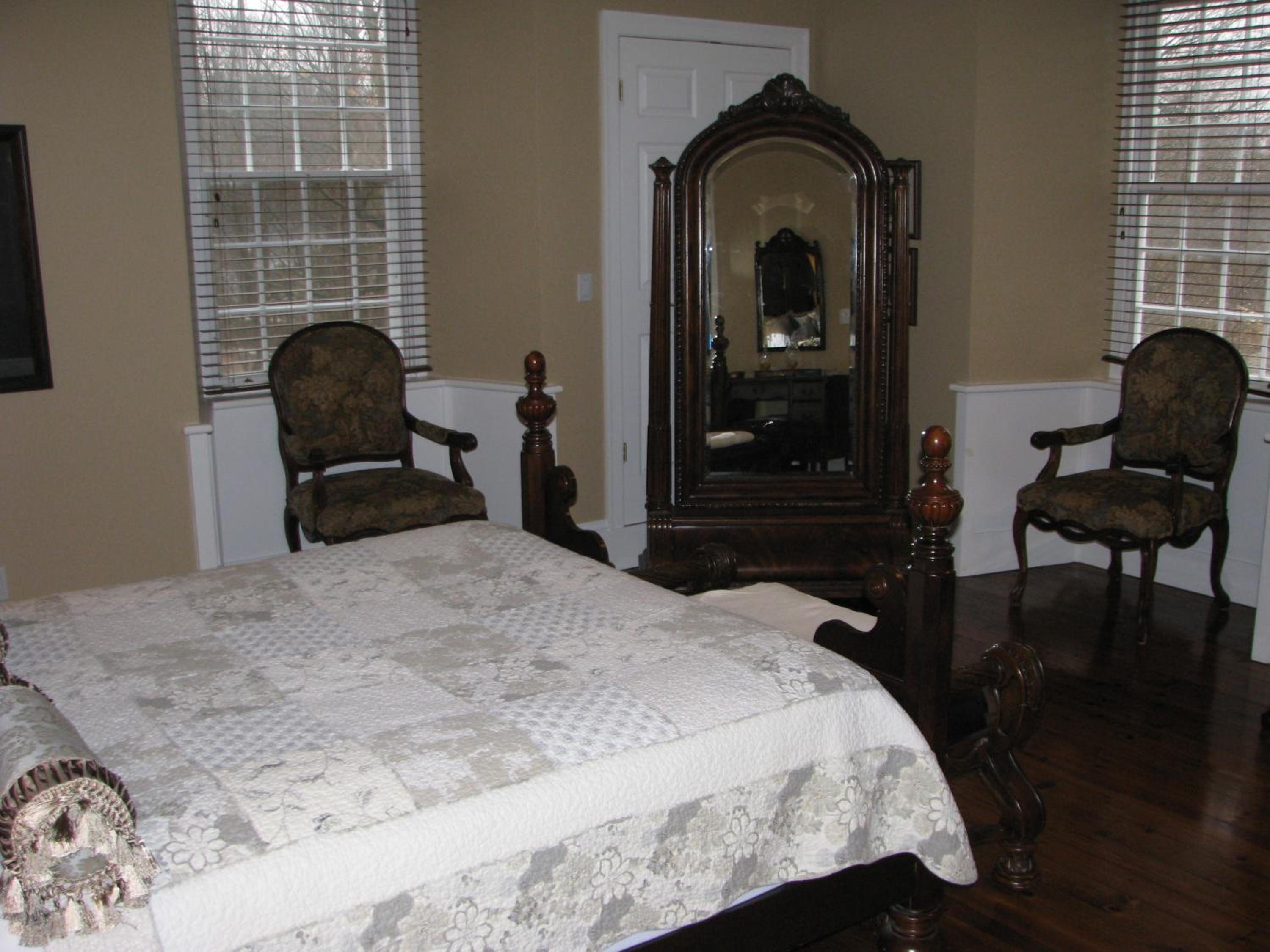 Queen Suite photo 3
