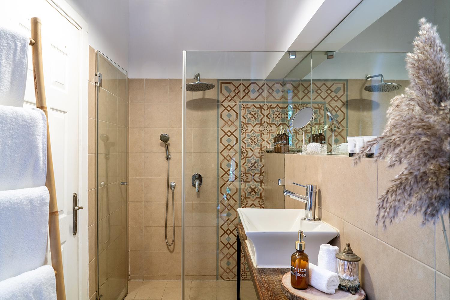 Superior Suite with Balcony - Ehad Ha'am st. 4 - Photo 15