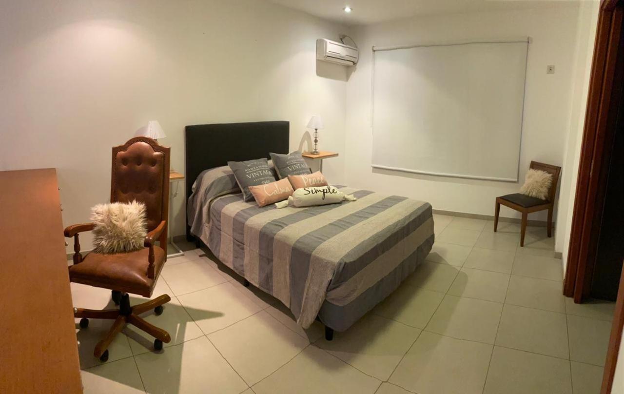One-Bedroom House photo 1