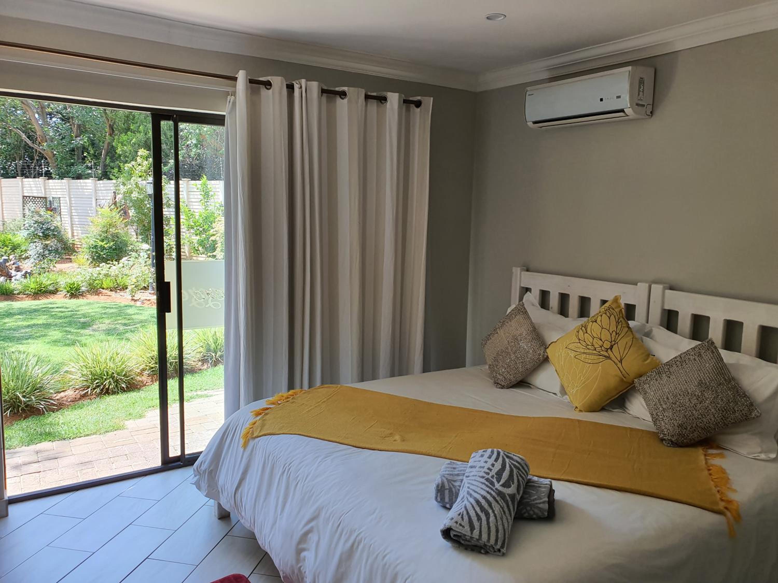 Deluxe Double Room with Extra Bed - Photo 1