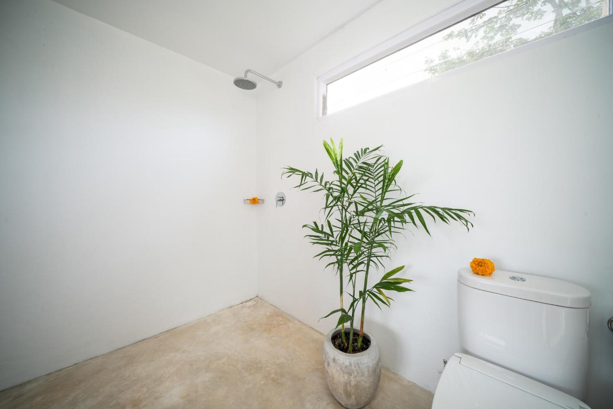 Double Room with Balcony - Photo 6