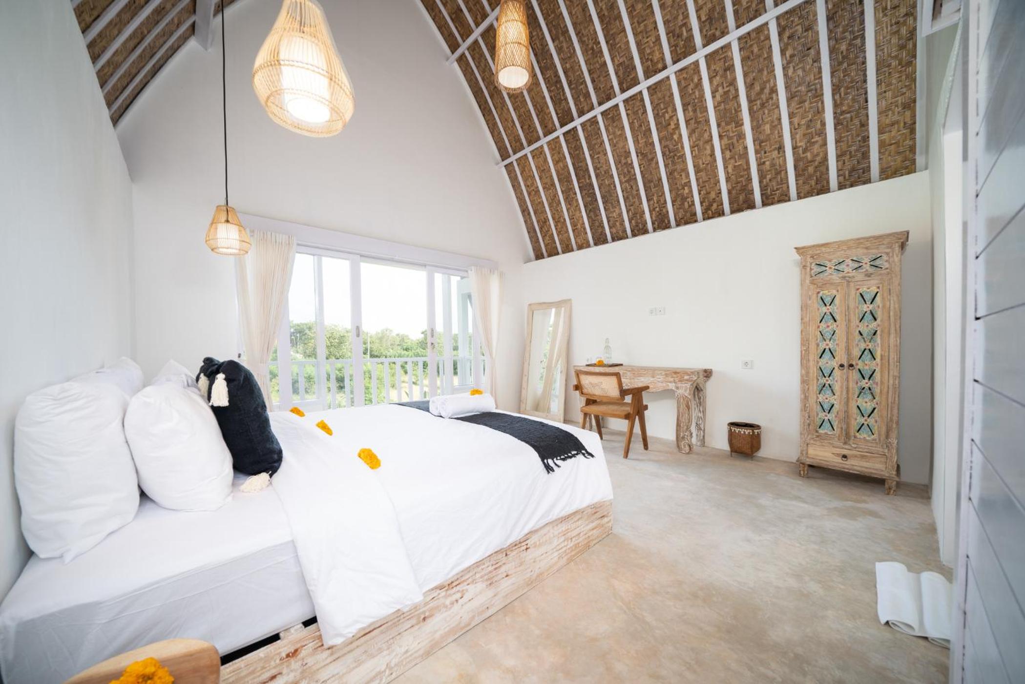 Double Room with Balcony - Photo 9