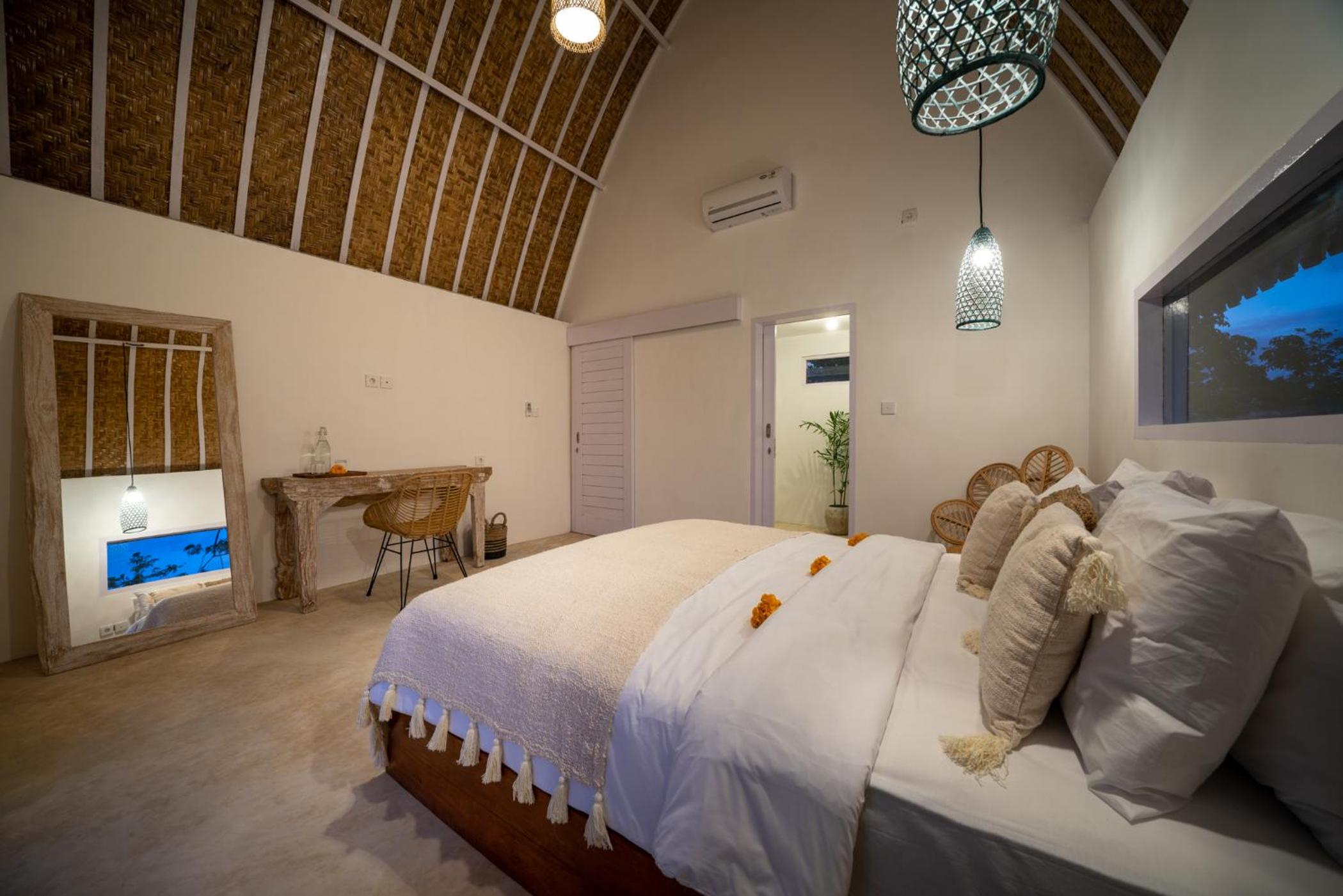 Double Room with Balcony - Photo 13