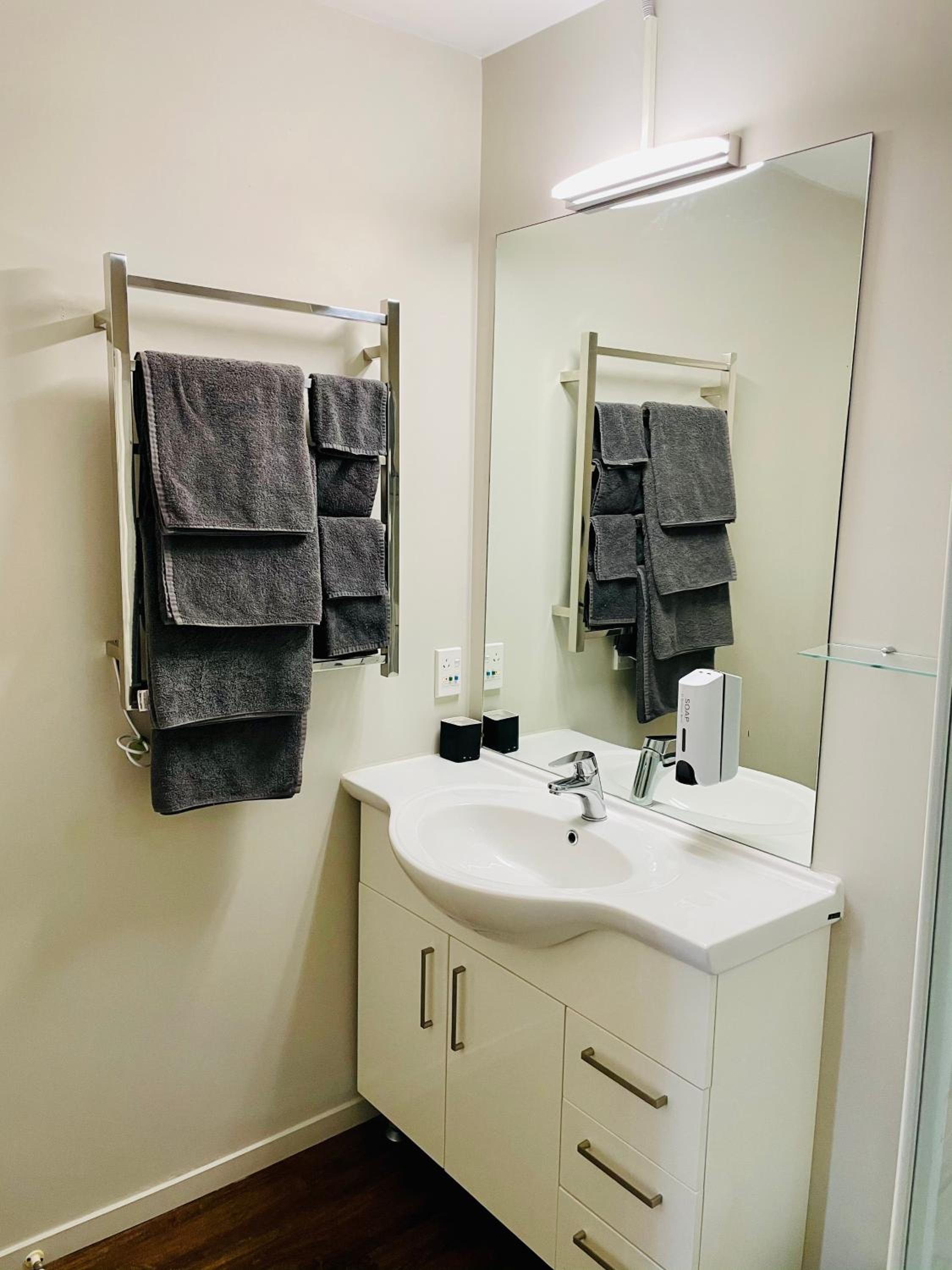 Three-Bedroom Suite - Photo 6