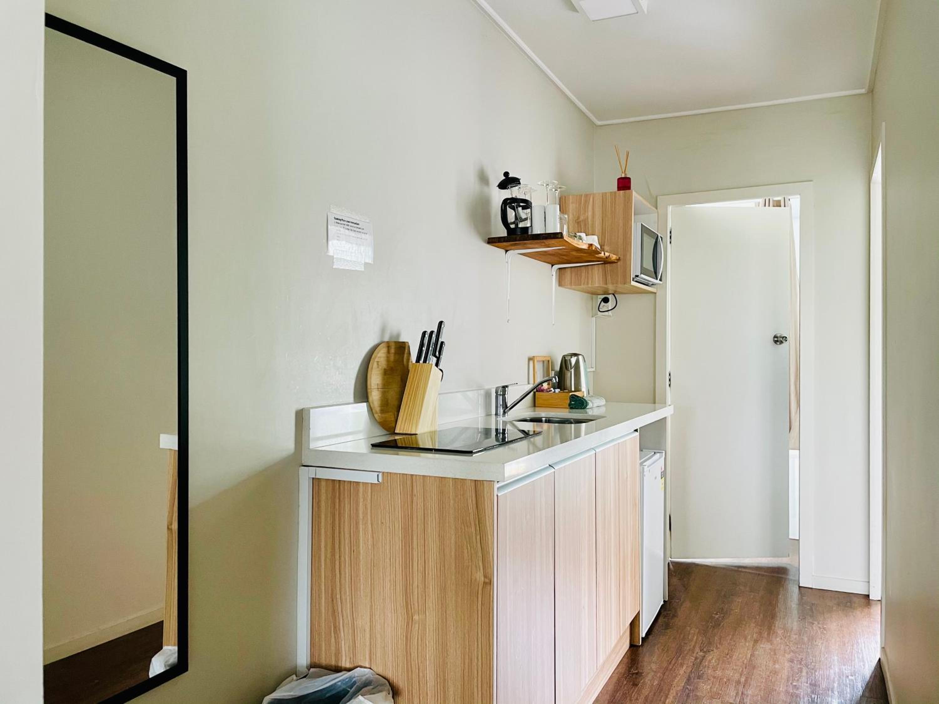 One-Bedroom Suite - Photo 6