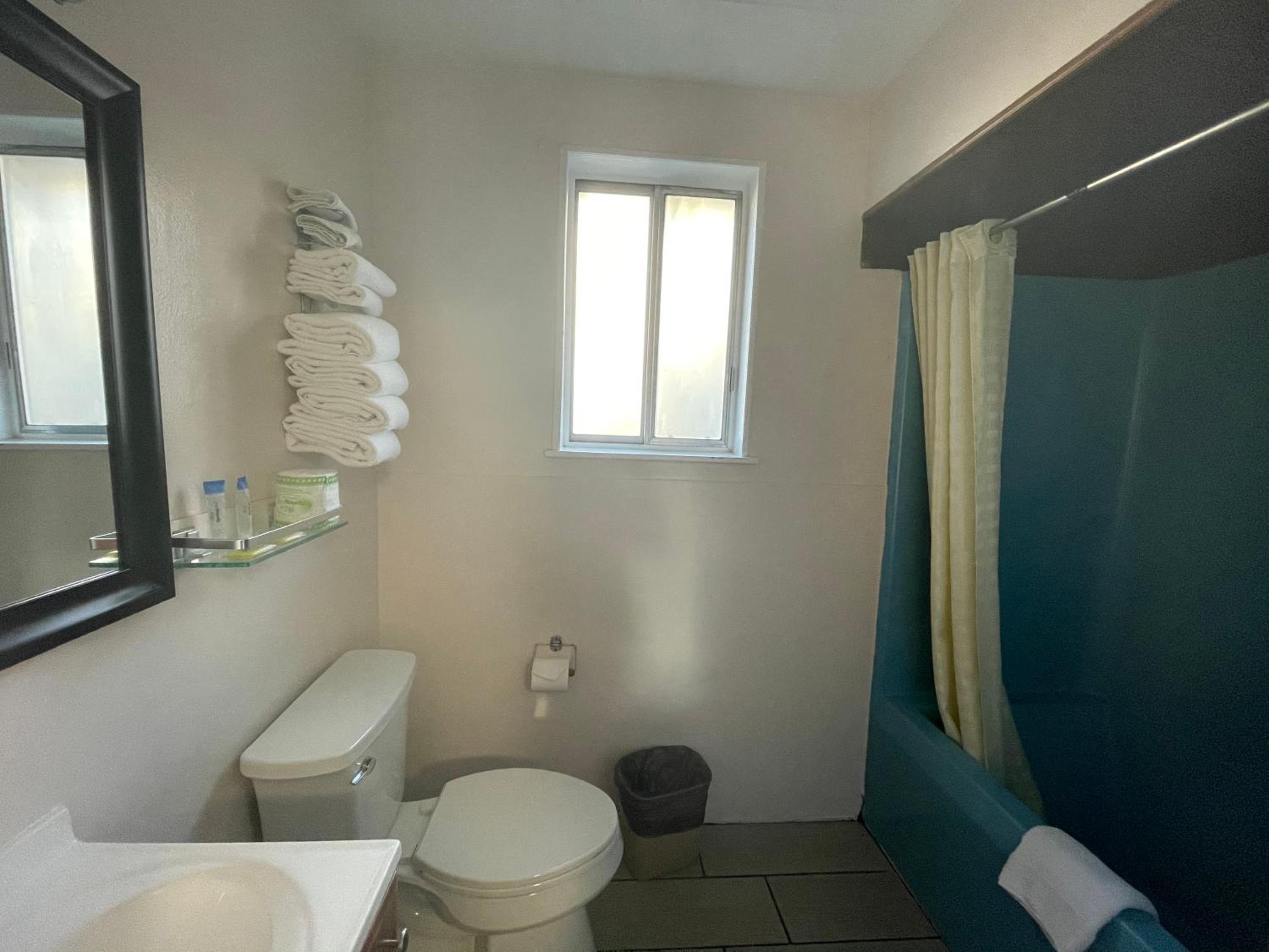 Room with Two Double Beds, photo 7