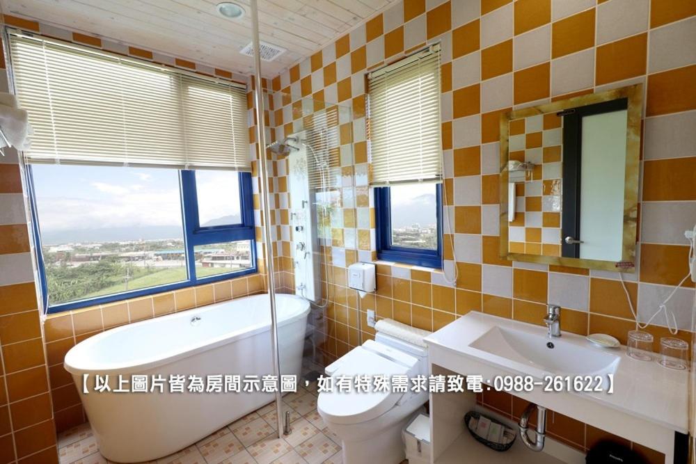 Deluxe Double Room with Bath photo 2