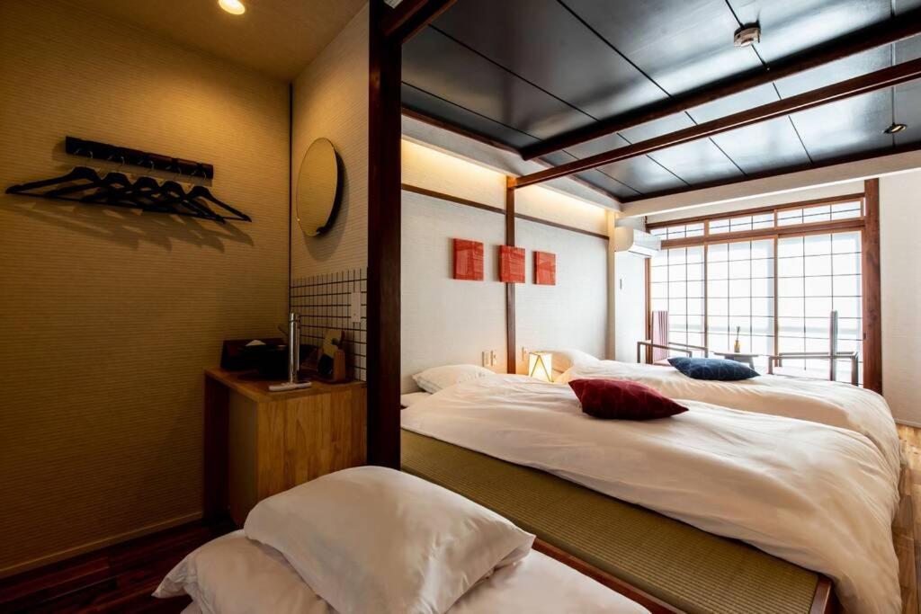 One-Bedroom House - Photo 32