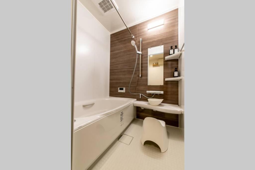 One-Bedroom House - Photo 18