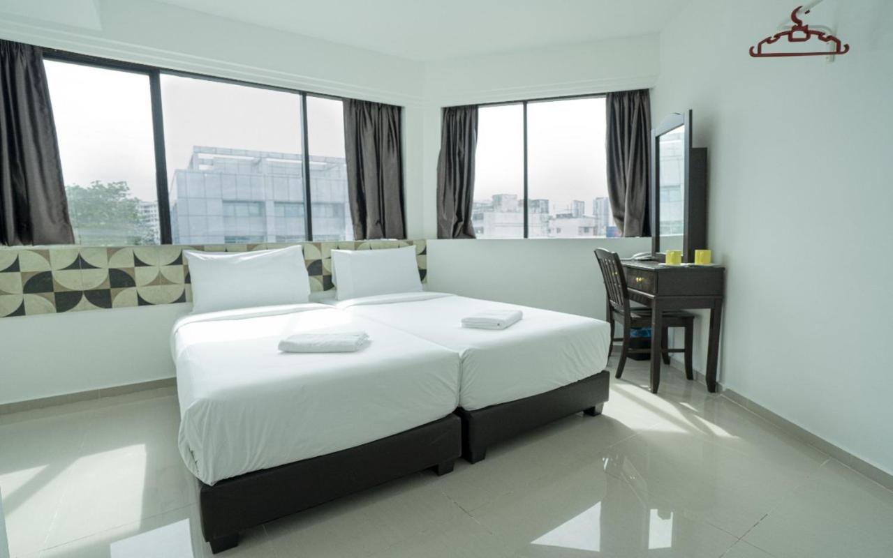 Standard Twin Room - Photo 14