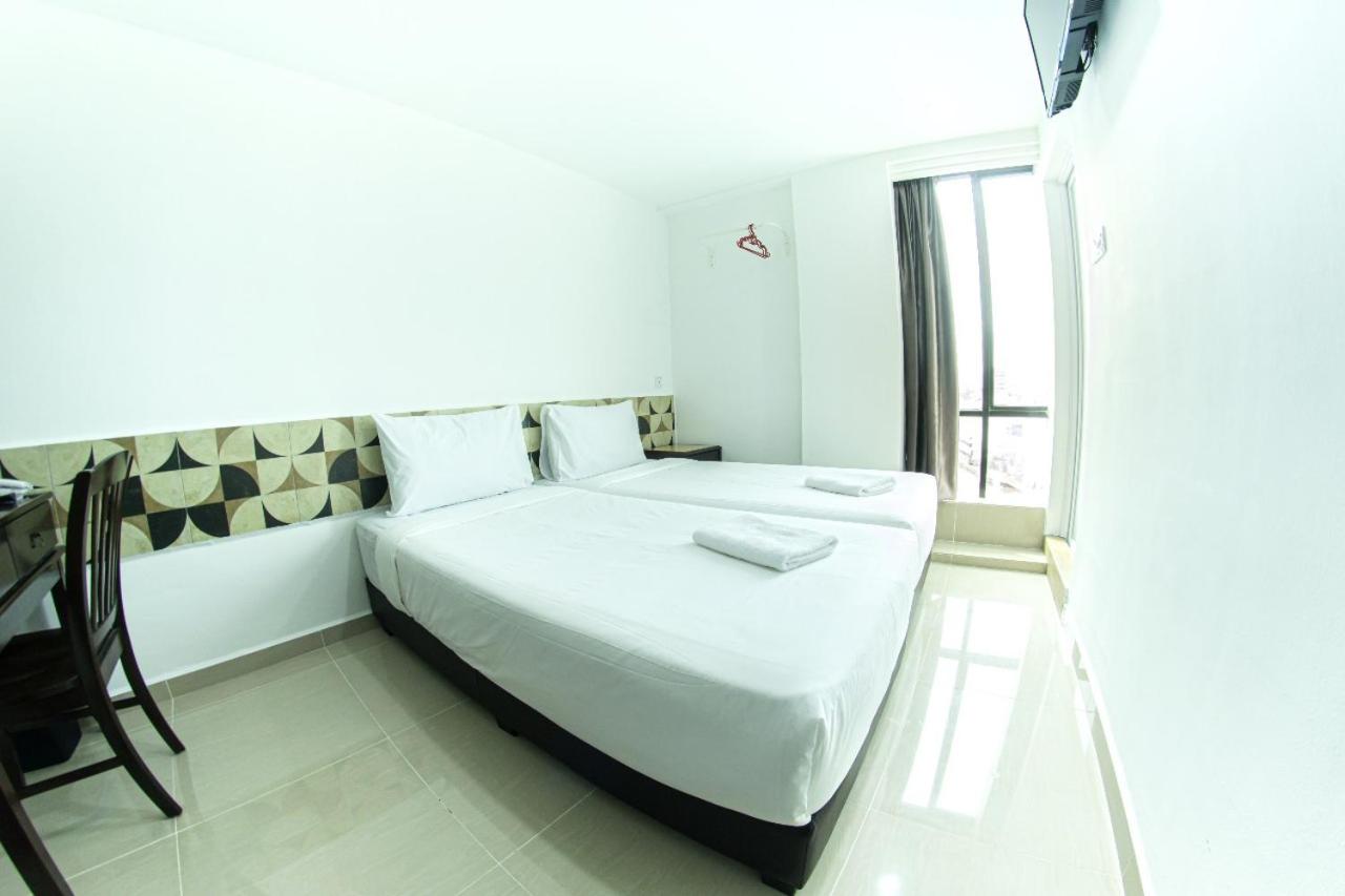 Standard Twin Room - Photo 2
