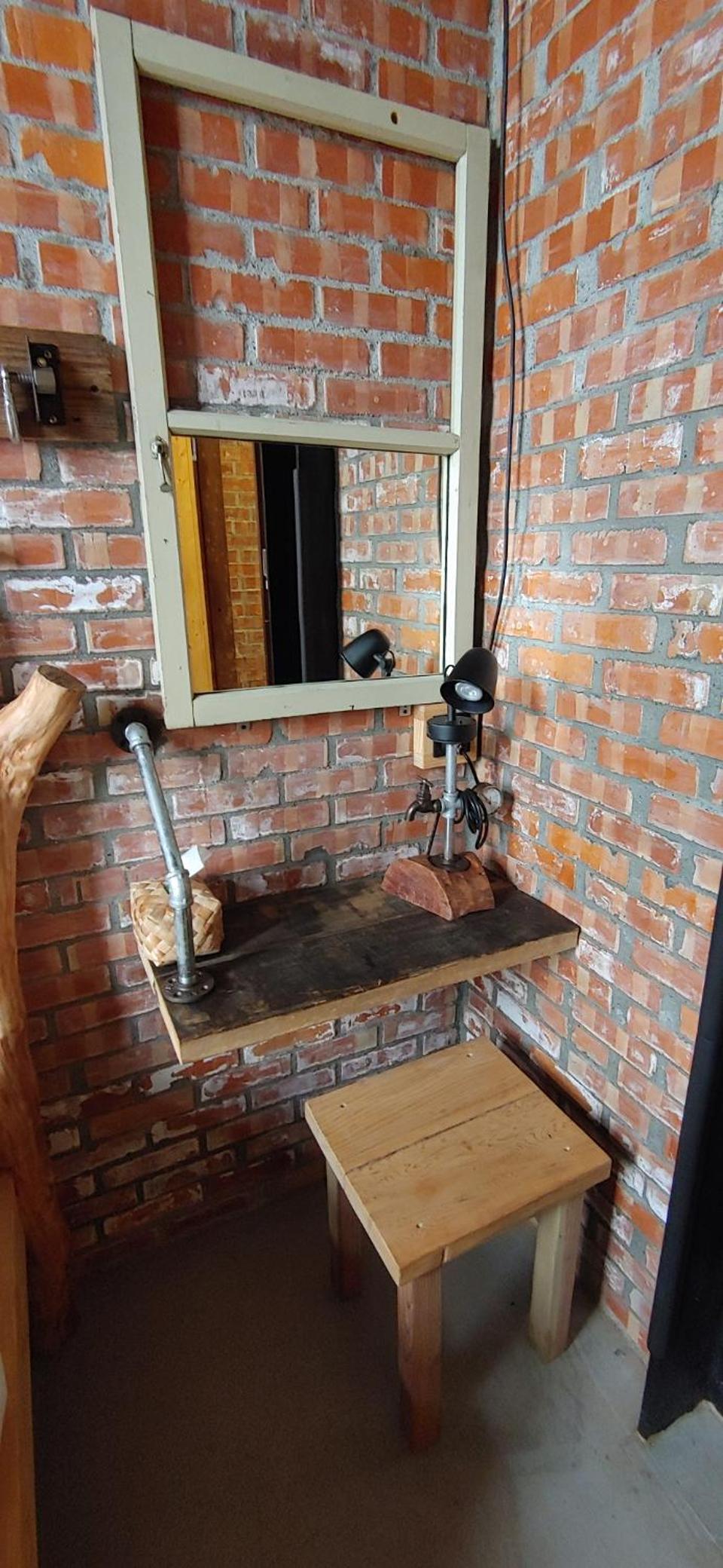 Twin Room with Shared Bathroom photo 3